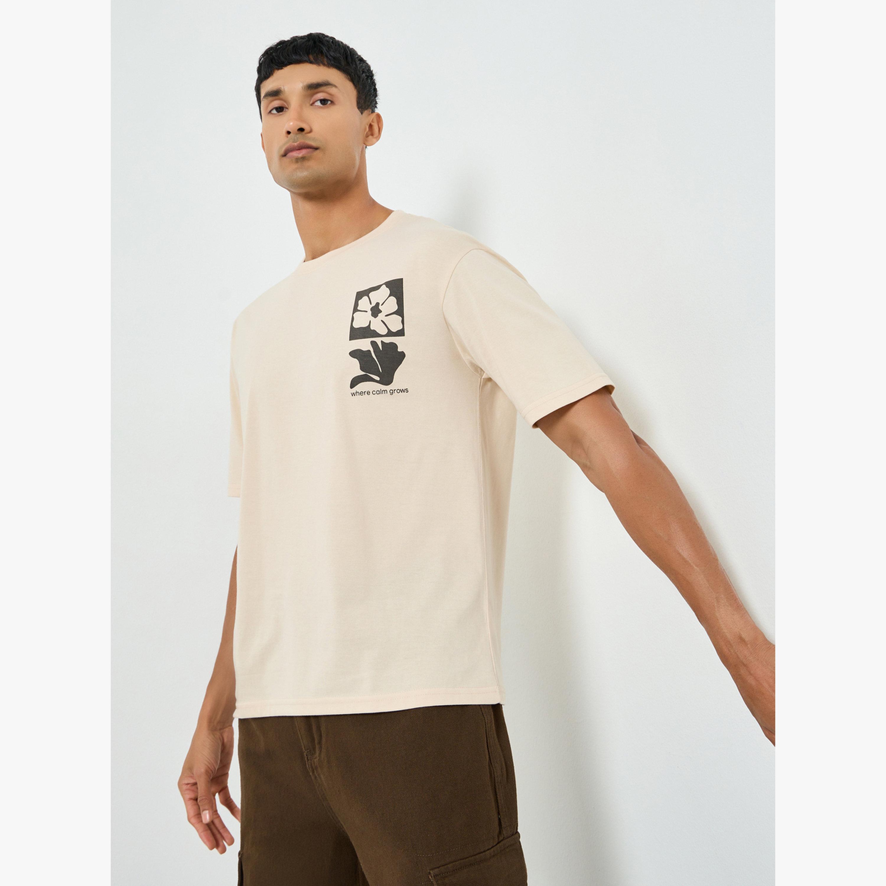 تيشيرت رجالي بطبعة جرافيك قصة واسعة-men-clothing-tshirtsandpolos-tshirts-image-1