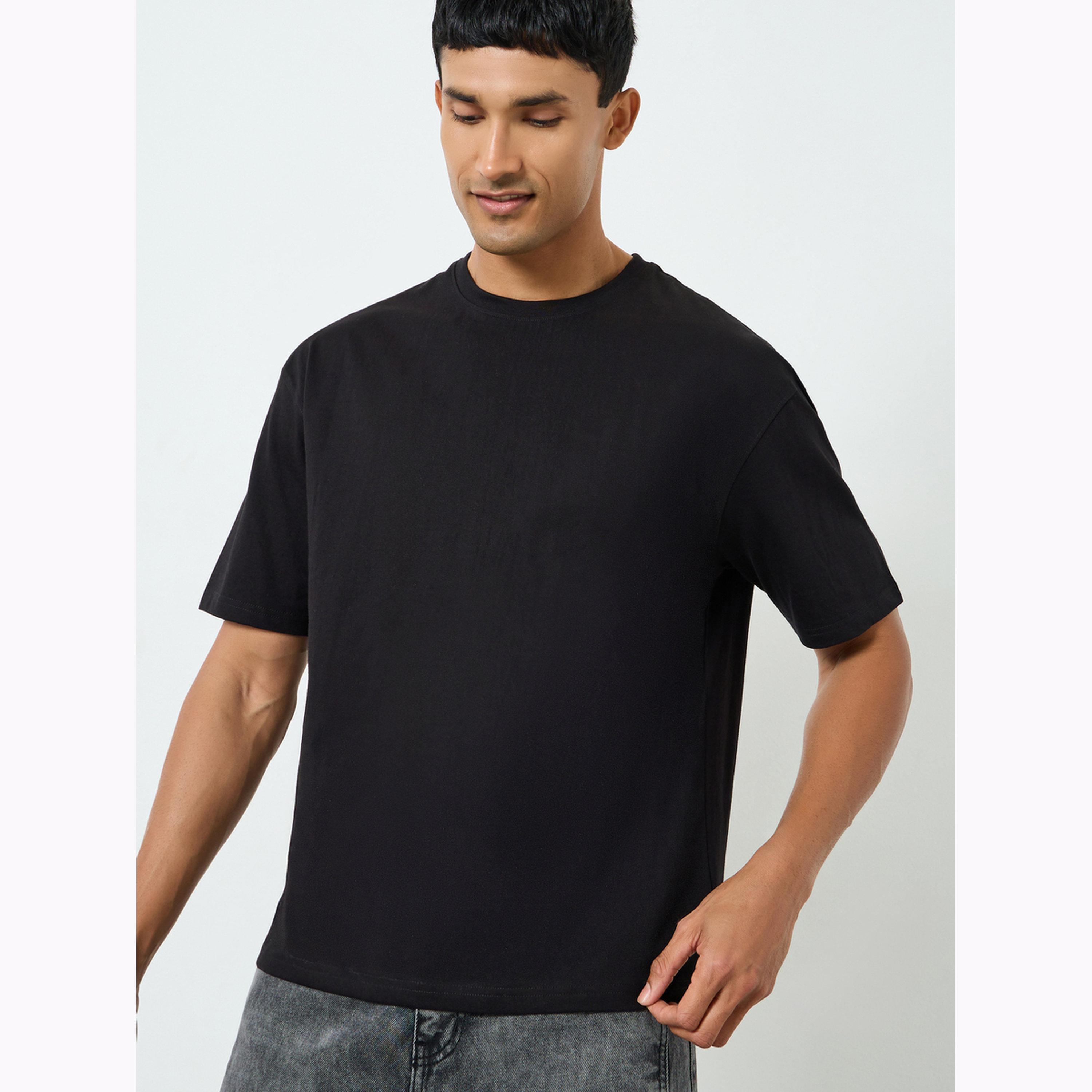 تيشيرت مطرز بقصة بوكسي للرجال-men-clothing-tshirtsandpolos-tshirts-image-4