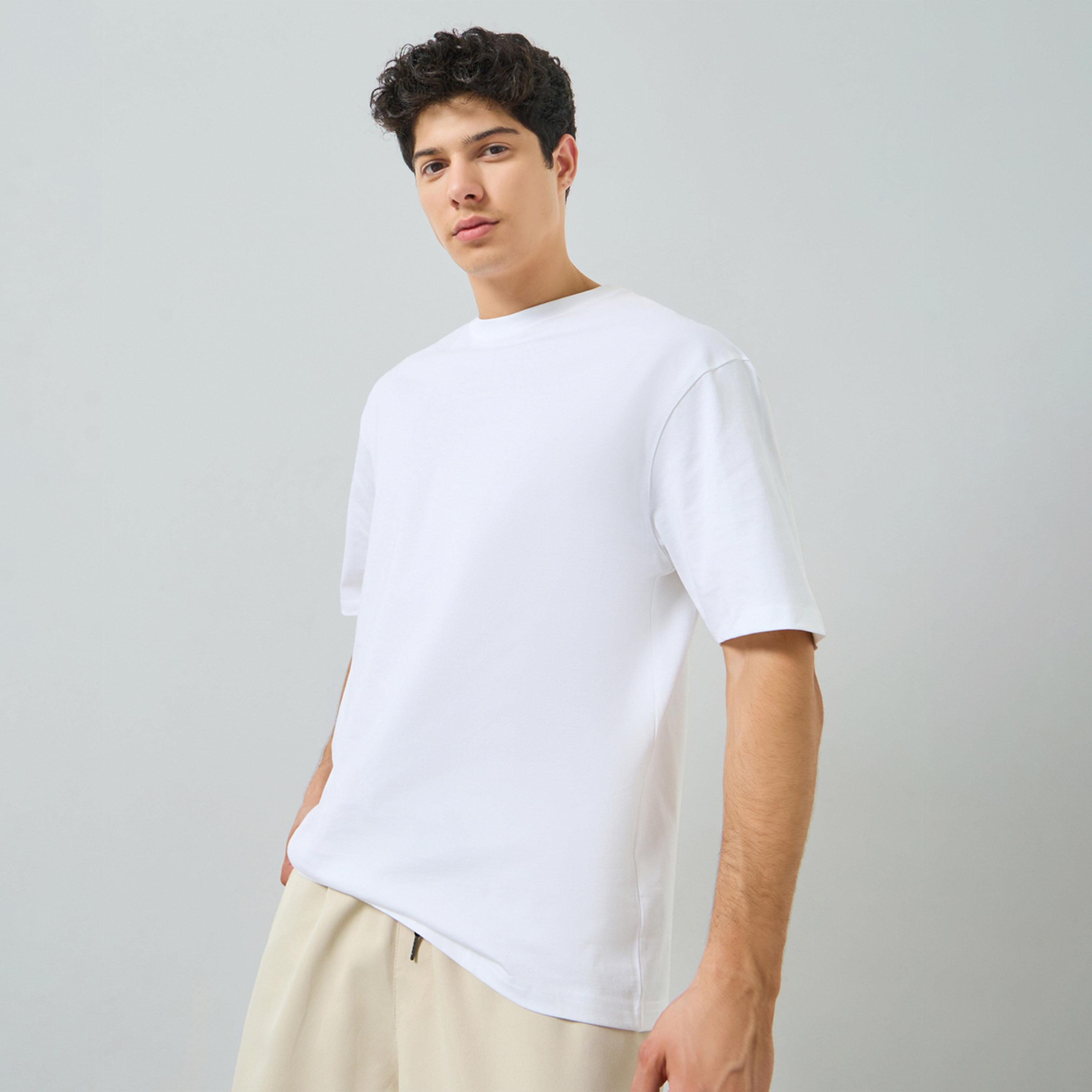 تيشيرت بقصة بوكسي وتفاصيل مُطرّزة-men-clothing-tshirtsandpolos-tshirts-image-1