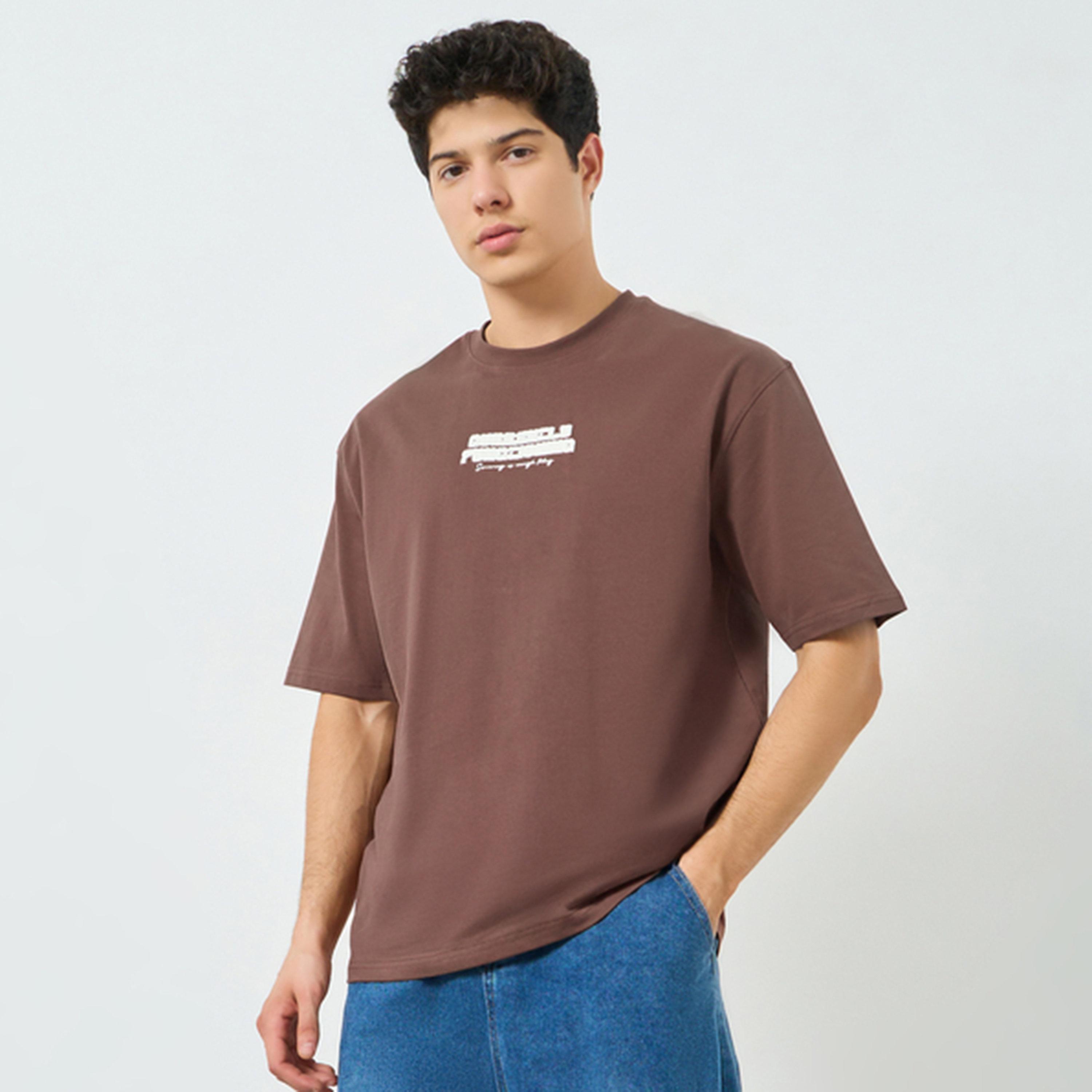 تيشيرت قطن بقصة مريحة وياقة دائرية-men-clothing-tshirtsandpolos-tshirts-image-1