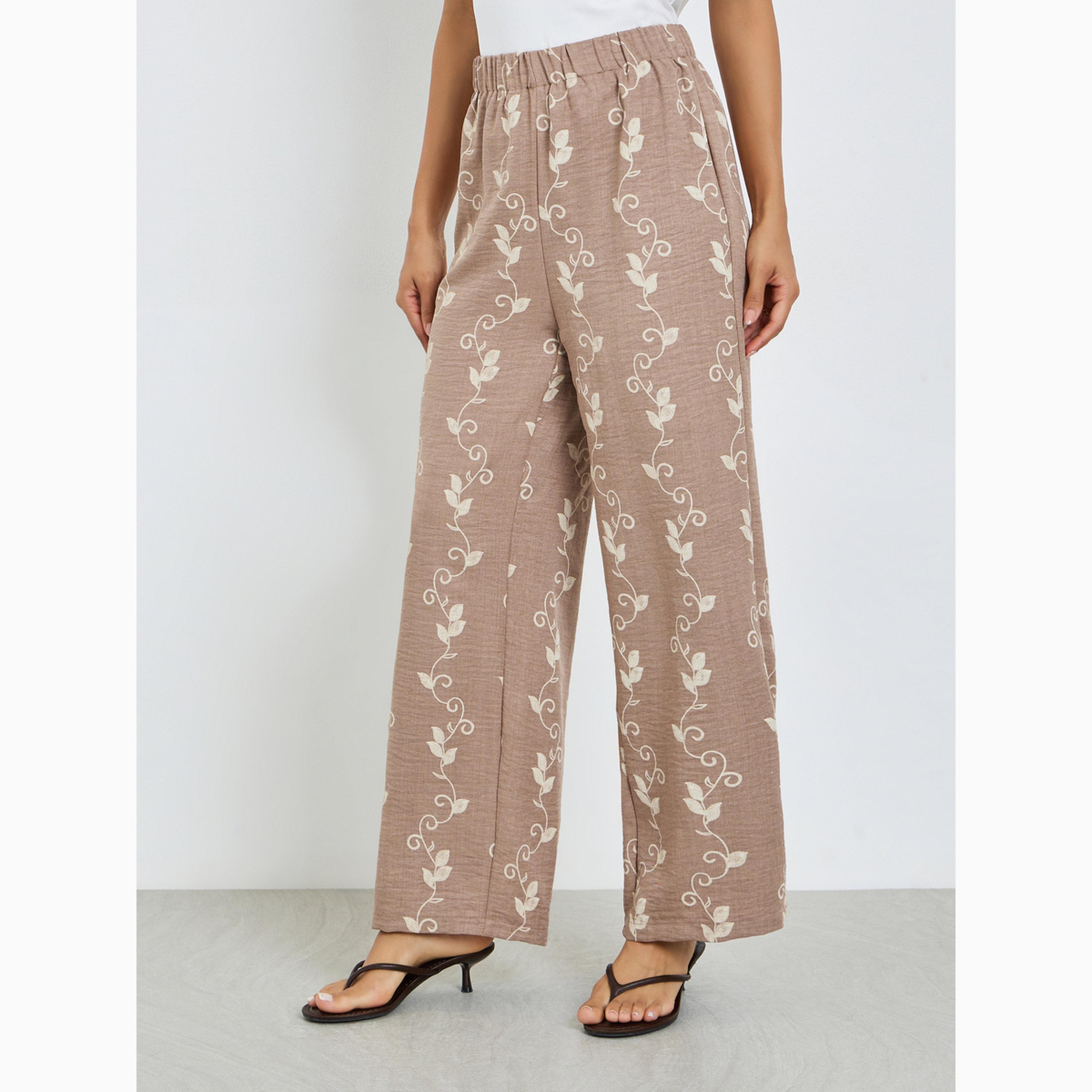ستايلي - طقم قميص وبنطال بيج بنقشة زهور-women-clothing-coordsets-image-5