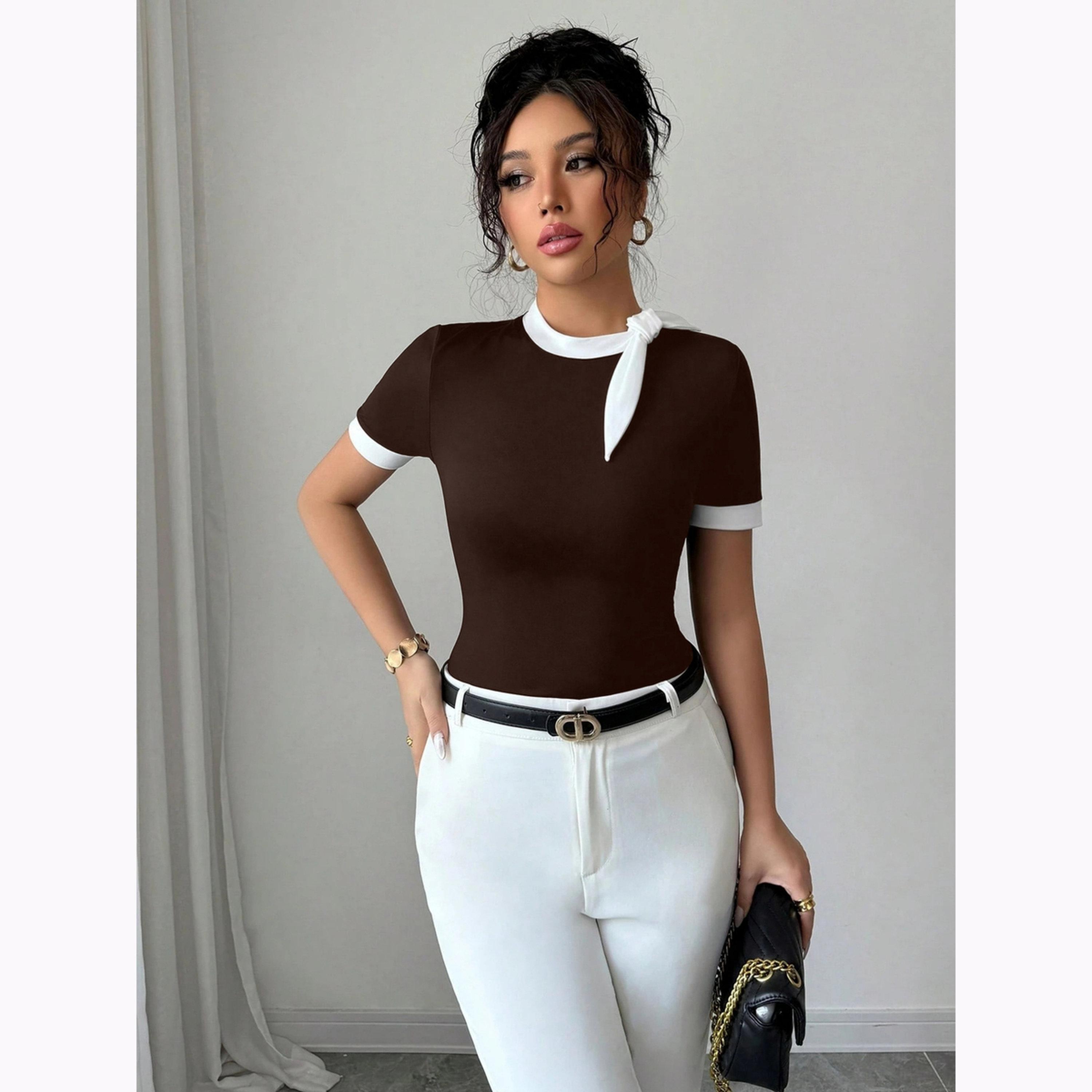 بلوزة بأكمام قصيرة وتفاصيل فيونكة-women-clothing-shirtsandblouses-blouses-image-1
