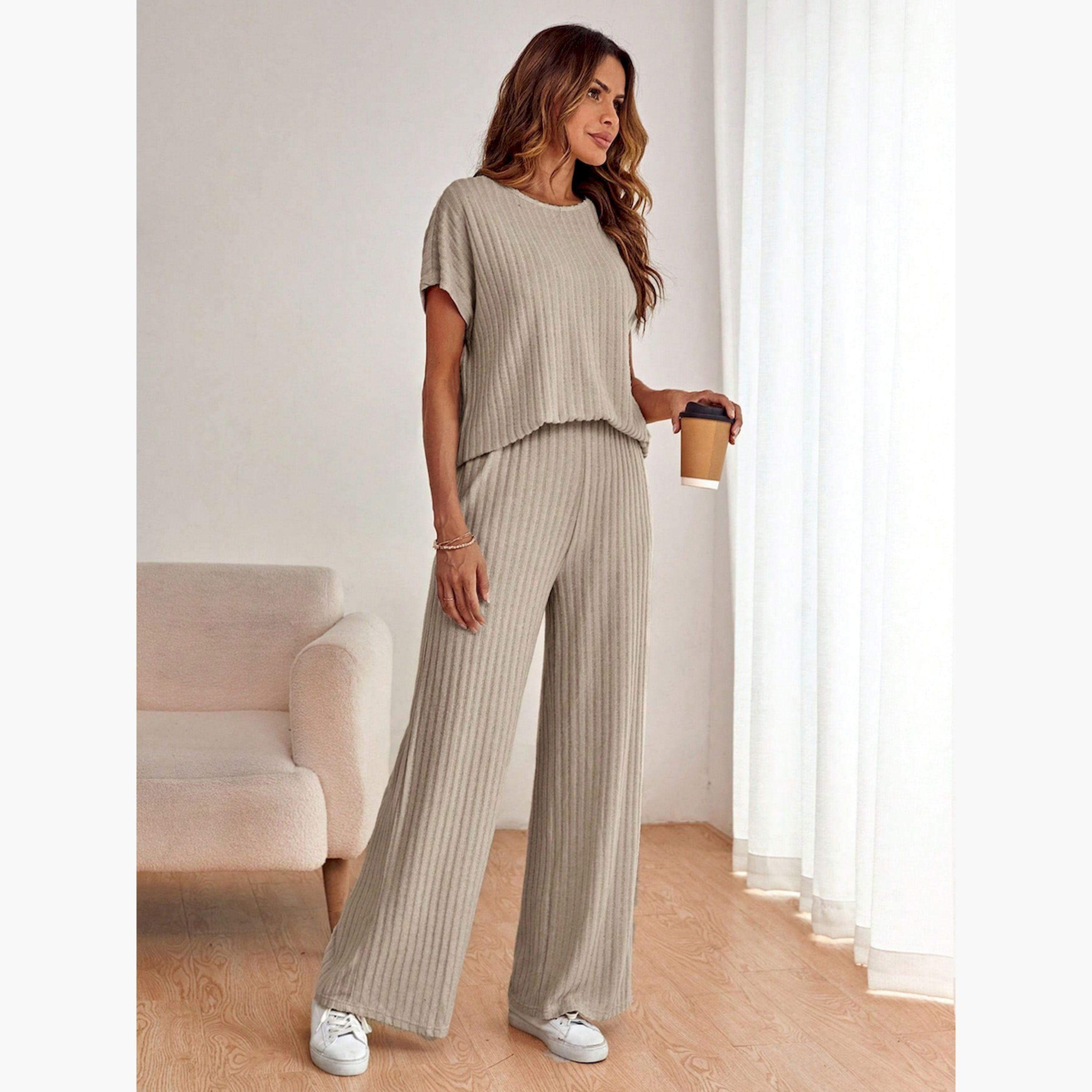تيك تو × ستايلي - طقم بلوزة وبنطال محبوكين مضلعين باللون البيج-women-clothing-coordsets-image-4