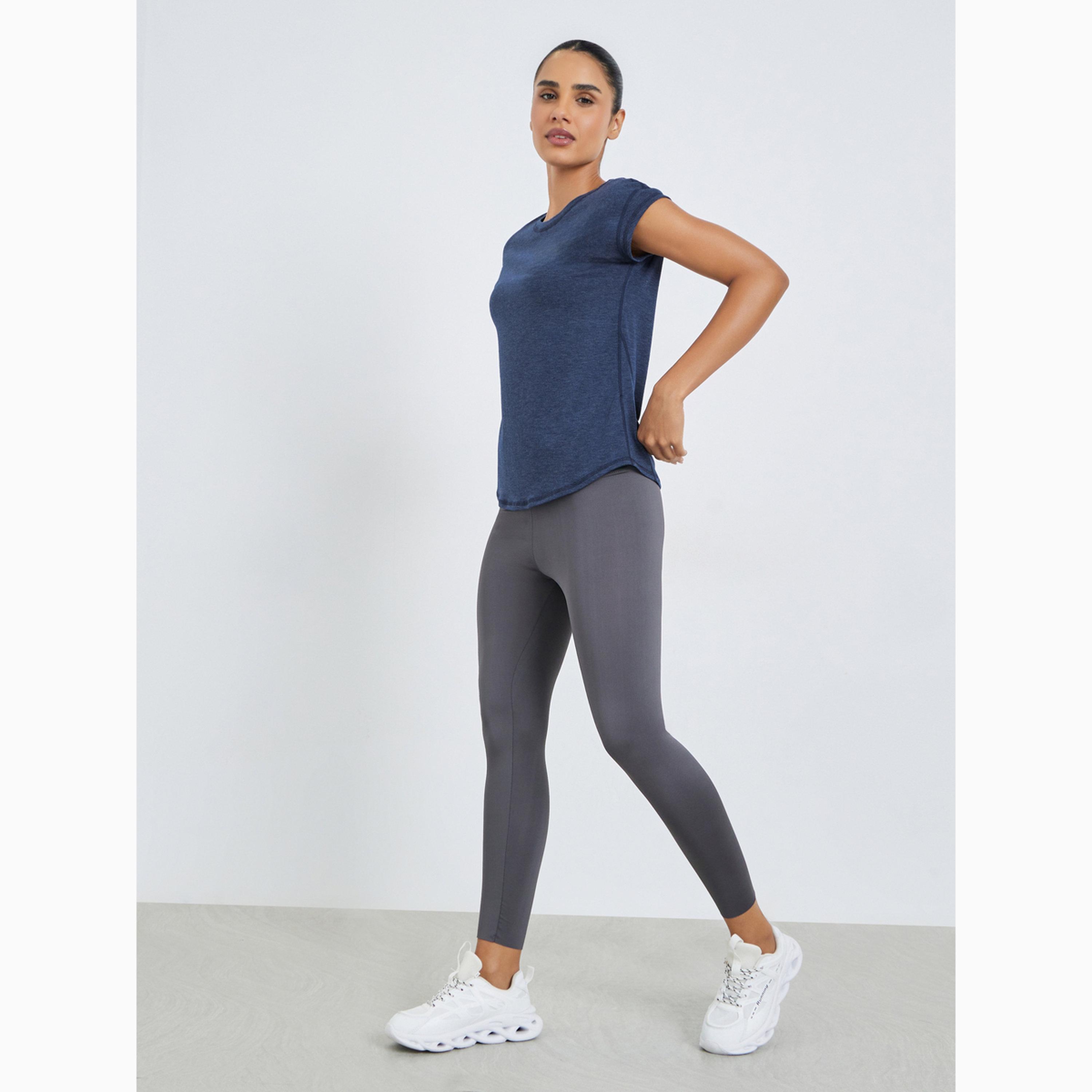 توب رياضي كحلي ميلانغ بتفاصيل درزات متناسقة-women-clothing-sportswearandactivewear-tshirtsandvests-image-2