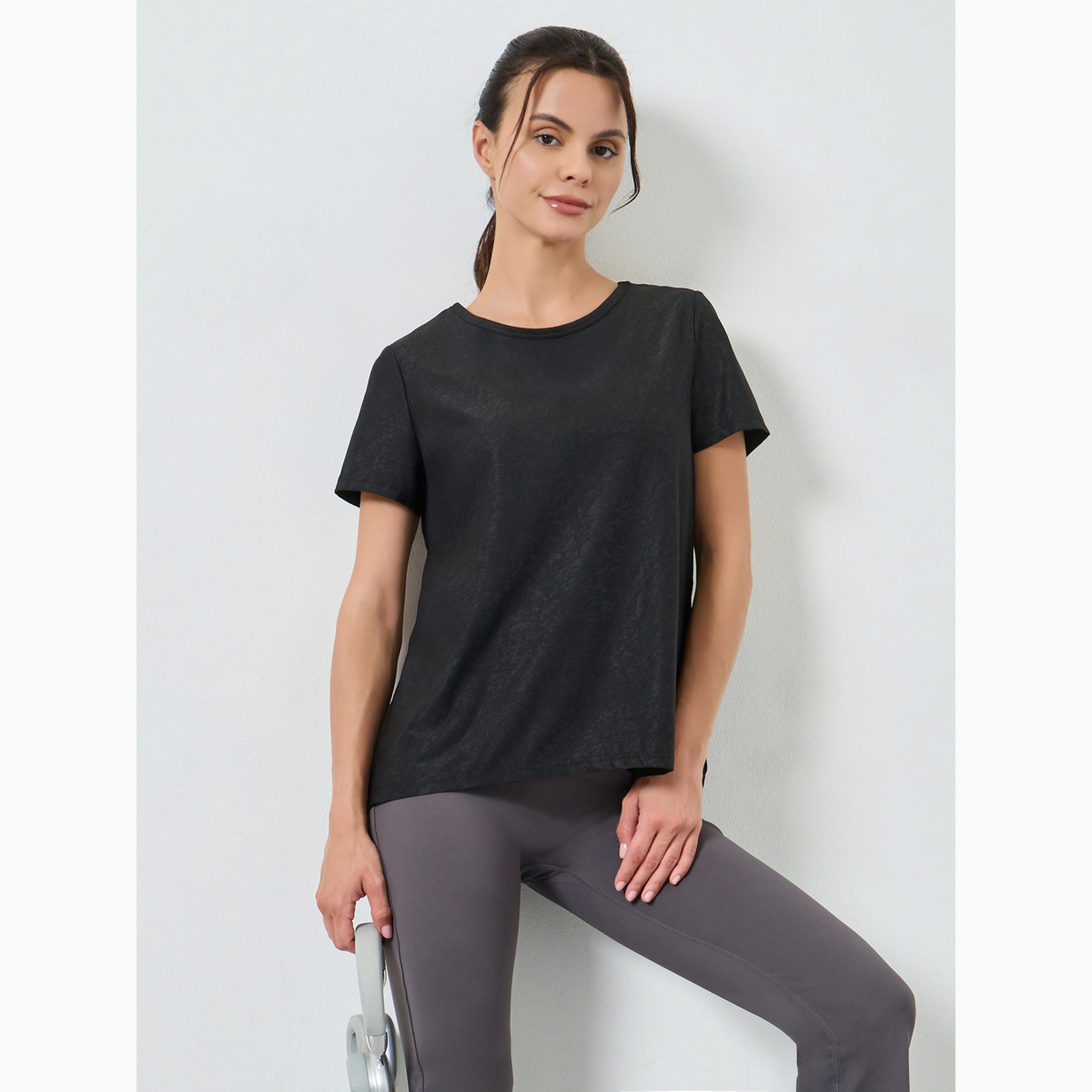 Styli Black Textured Slub Back Inverted V Hem Short Sleeves Top-sports-women-clothing-tshirtsandvests-image-1