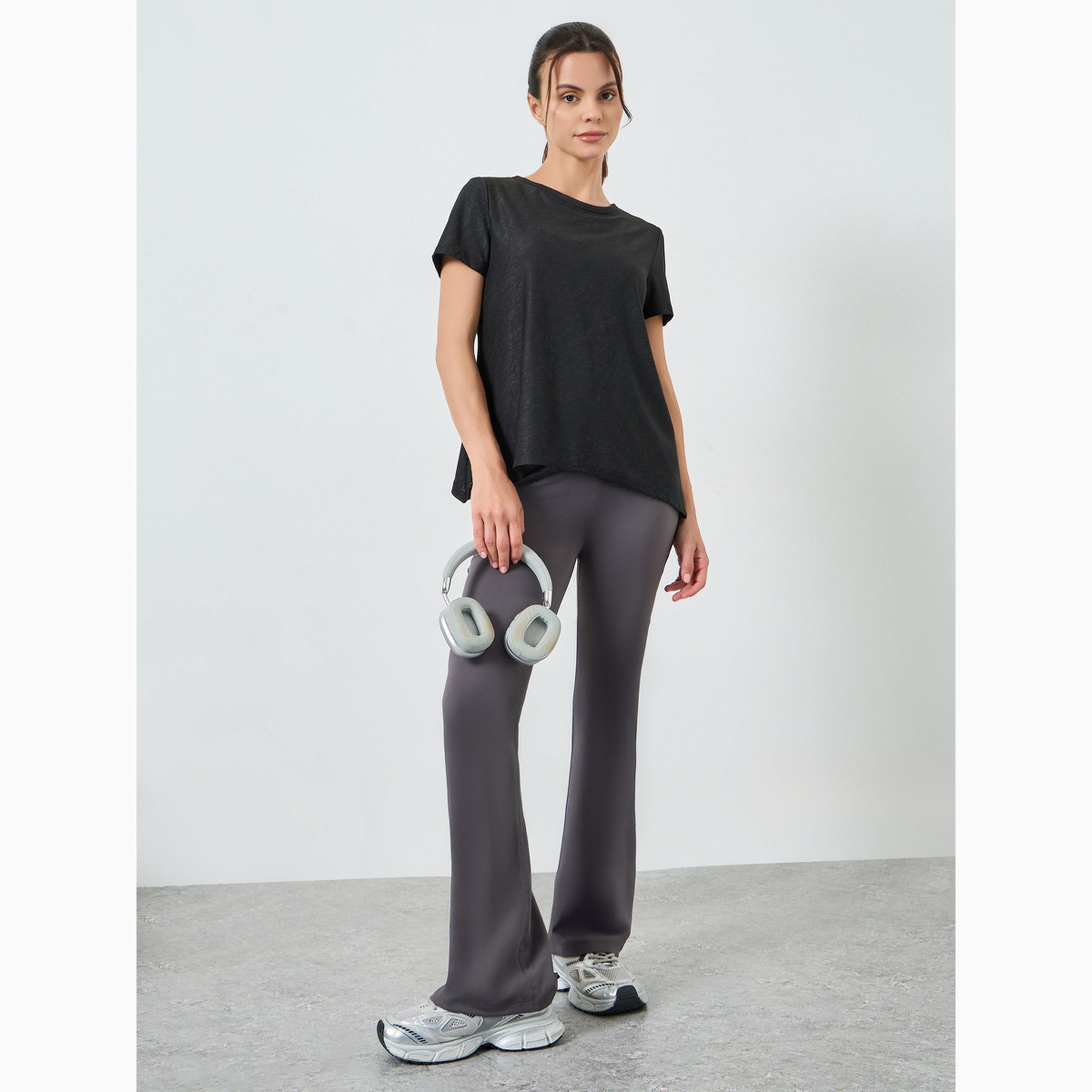 Styli Black Textured Slub Back Inverted V Hem Short Sleeves Top-sports-women-clothing-tshirtsandvests-image-2
