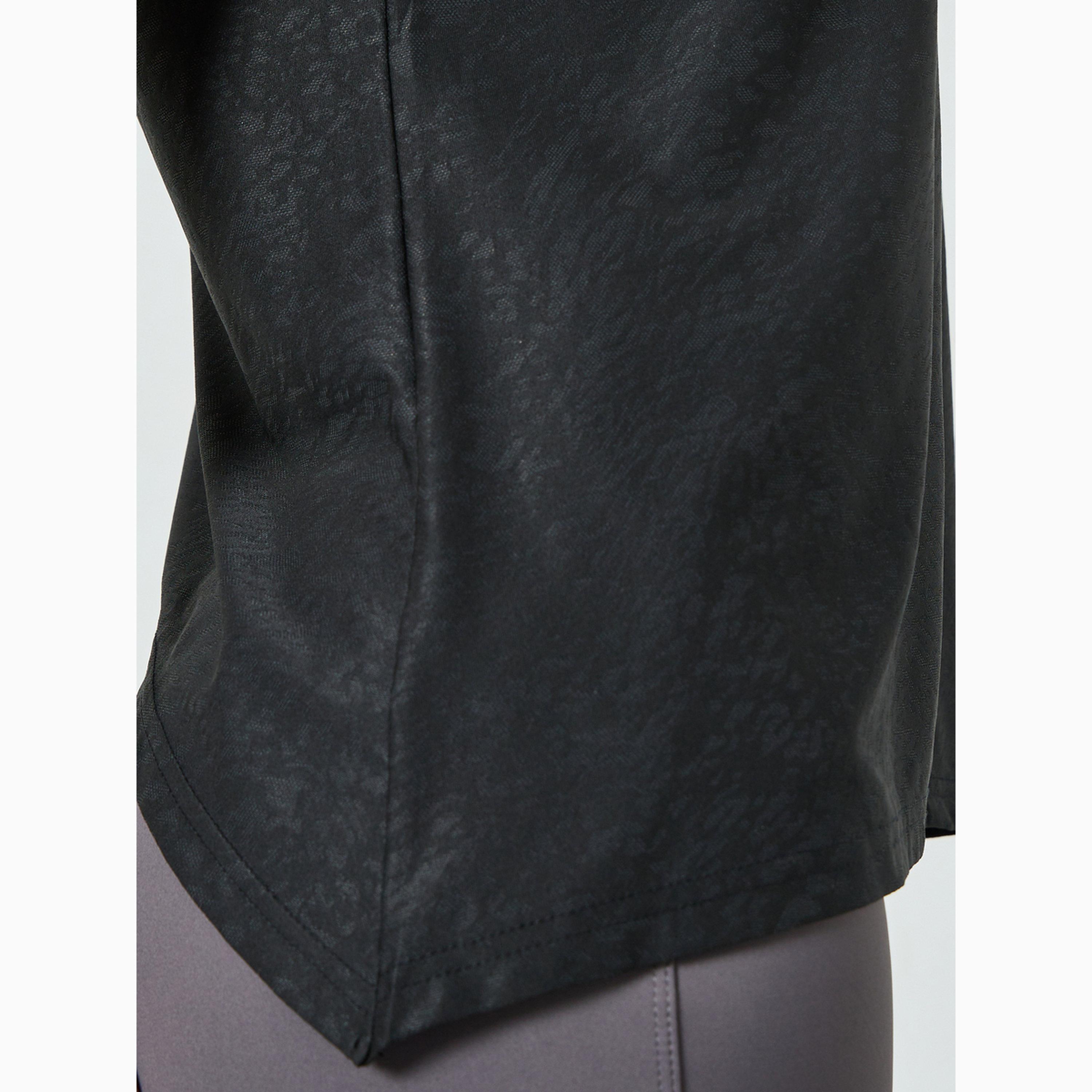 Styli Black Textured Slub Back Inverted V Hem Short Sleeves Top-sports-women-clothing-tshirtsandvests-image-4