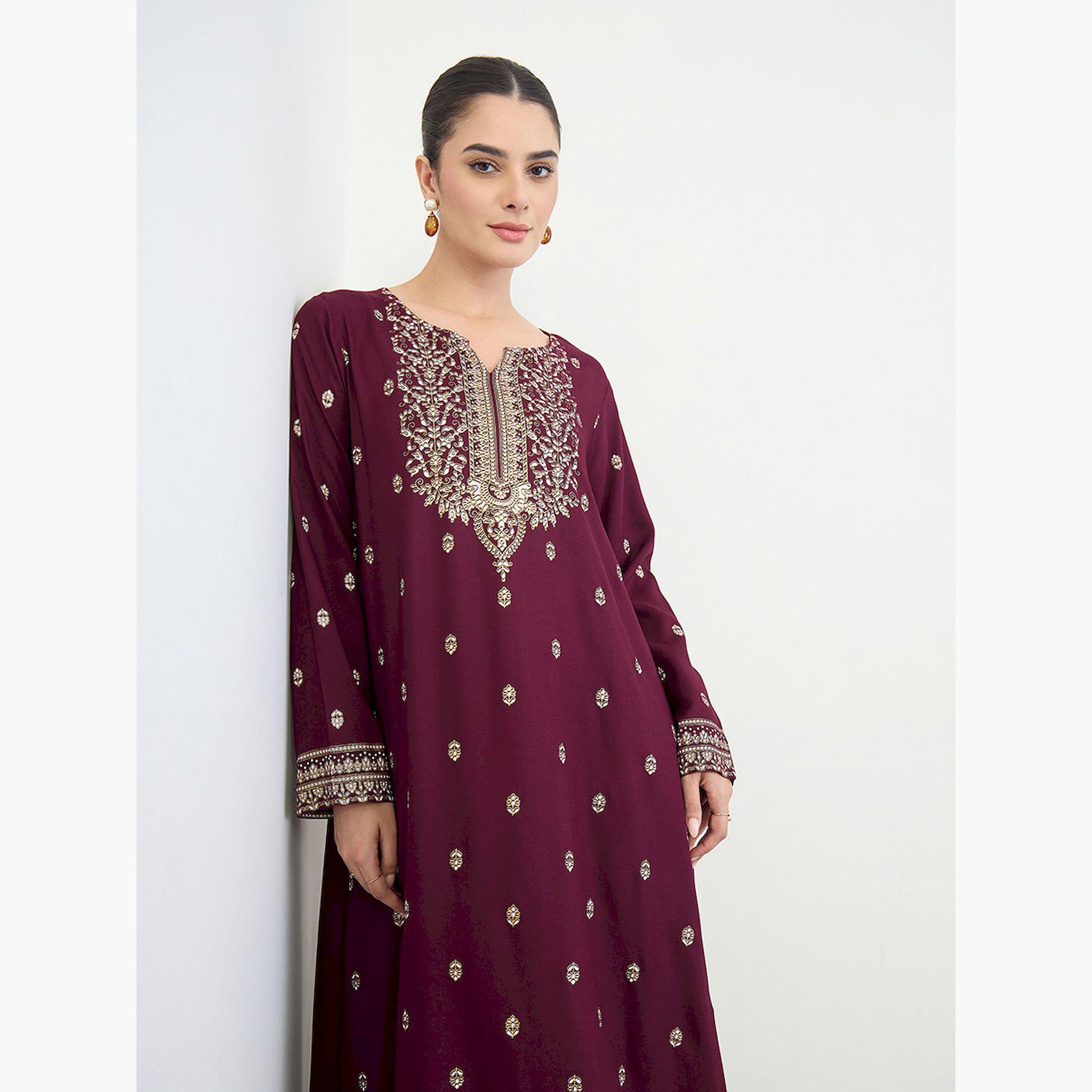 Amirah X Styli Burgundy Border Print Long Sleeve Jalabiya-women-arabicclothing-jalabiyas-image-3
