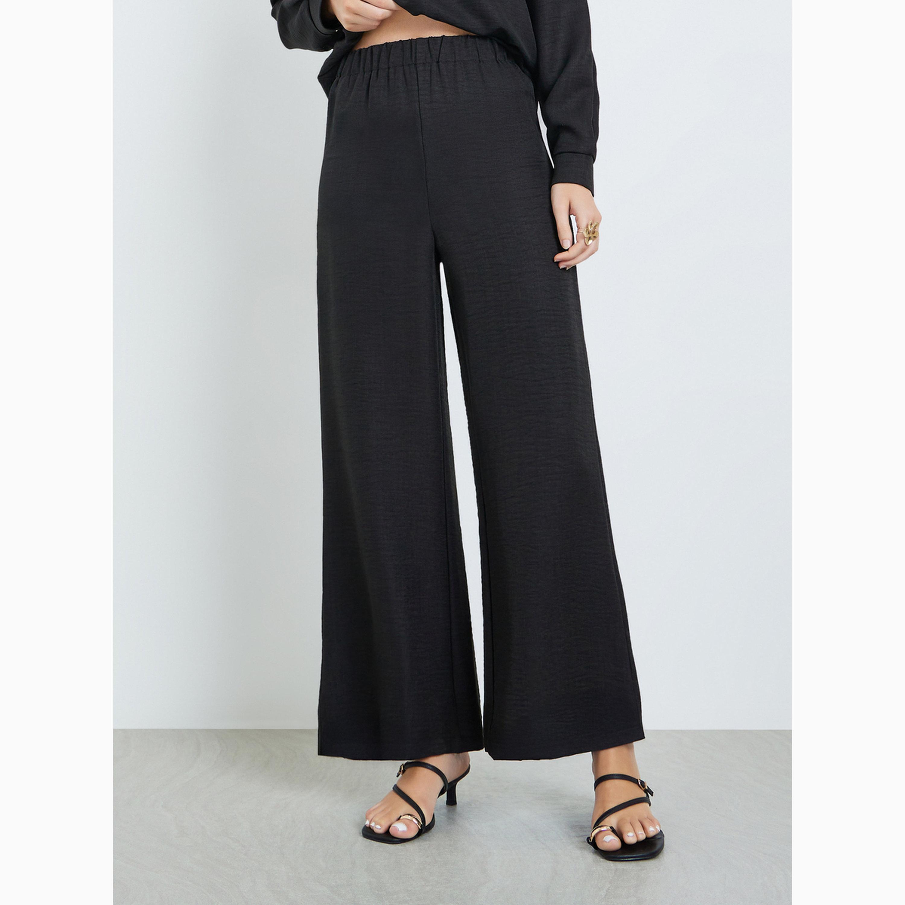 Amirah X Styli Black Flower Button Shirt and Pants Modest Set-women-arabicclothing-sets-image-4
