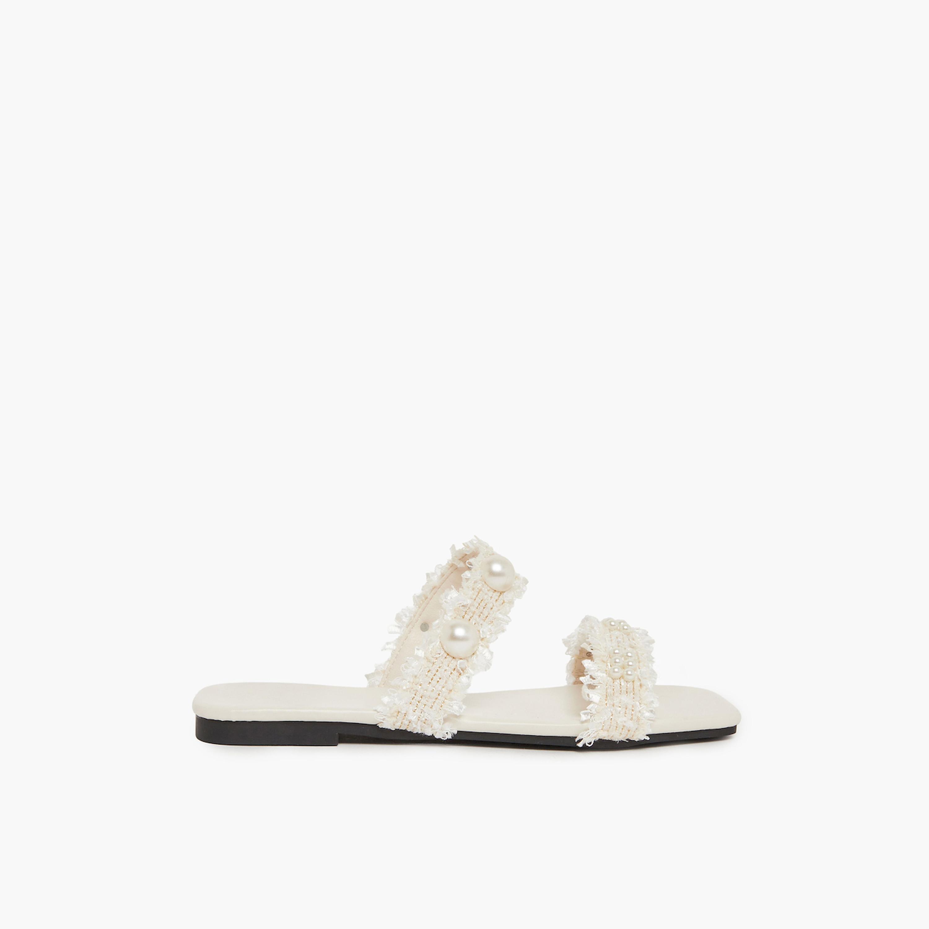 تيك تو × ستايلي - شبشب بيج مزين باللؤلؤ-women-shoes-sandals-flats-image-2