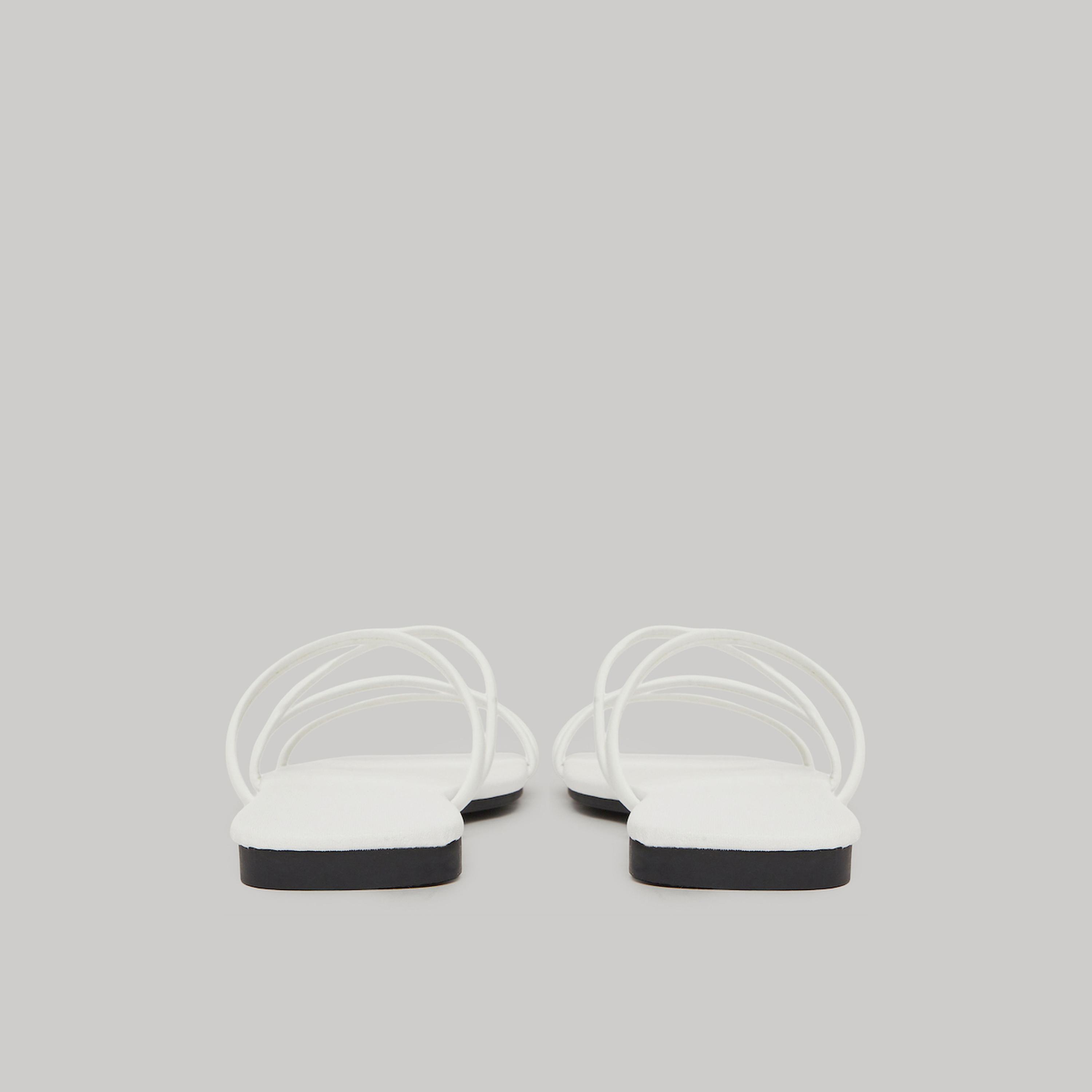 تيك تو × ستايلي - صندل أبيض مسطح سهل الارتداء بأشرطة-women-shoes-sandals-flats-image-4