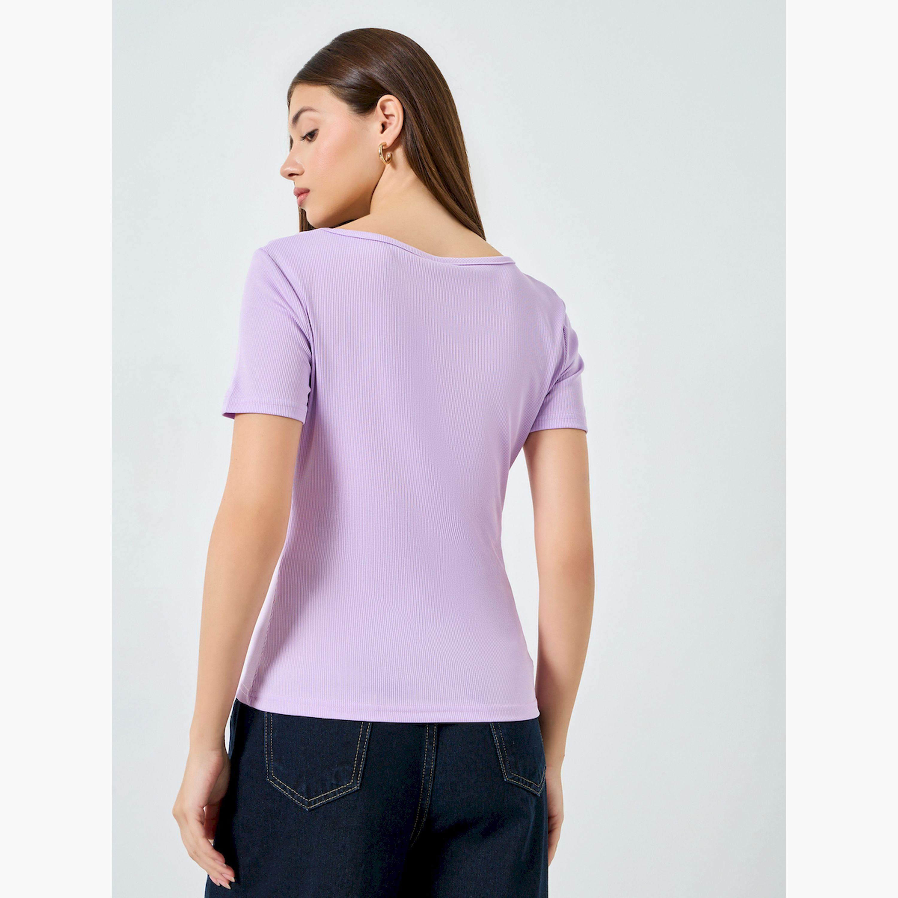 تيشيرت بياقة دائرية وتفاصيل مُضلعة-women-clothing-tshirts-image-4