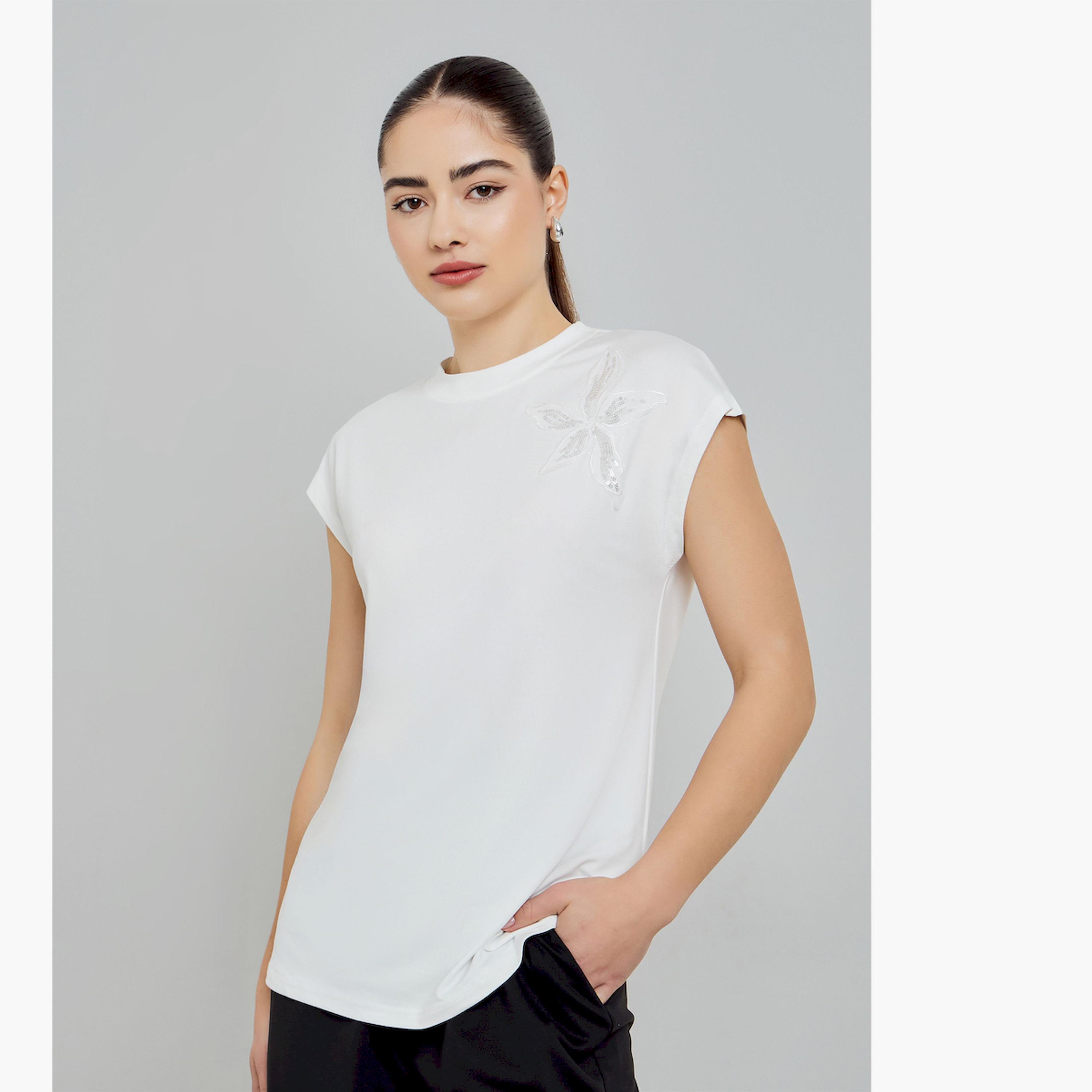 تيشيرت منمق بزهور مع أكمام قصيرة-women-clothing-tshirts-image-1