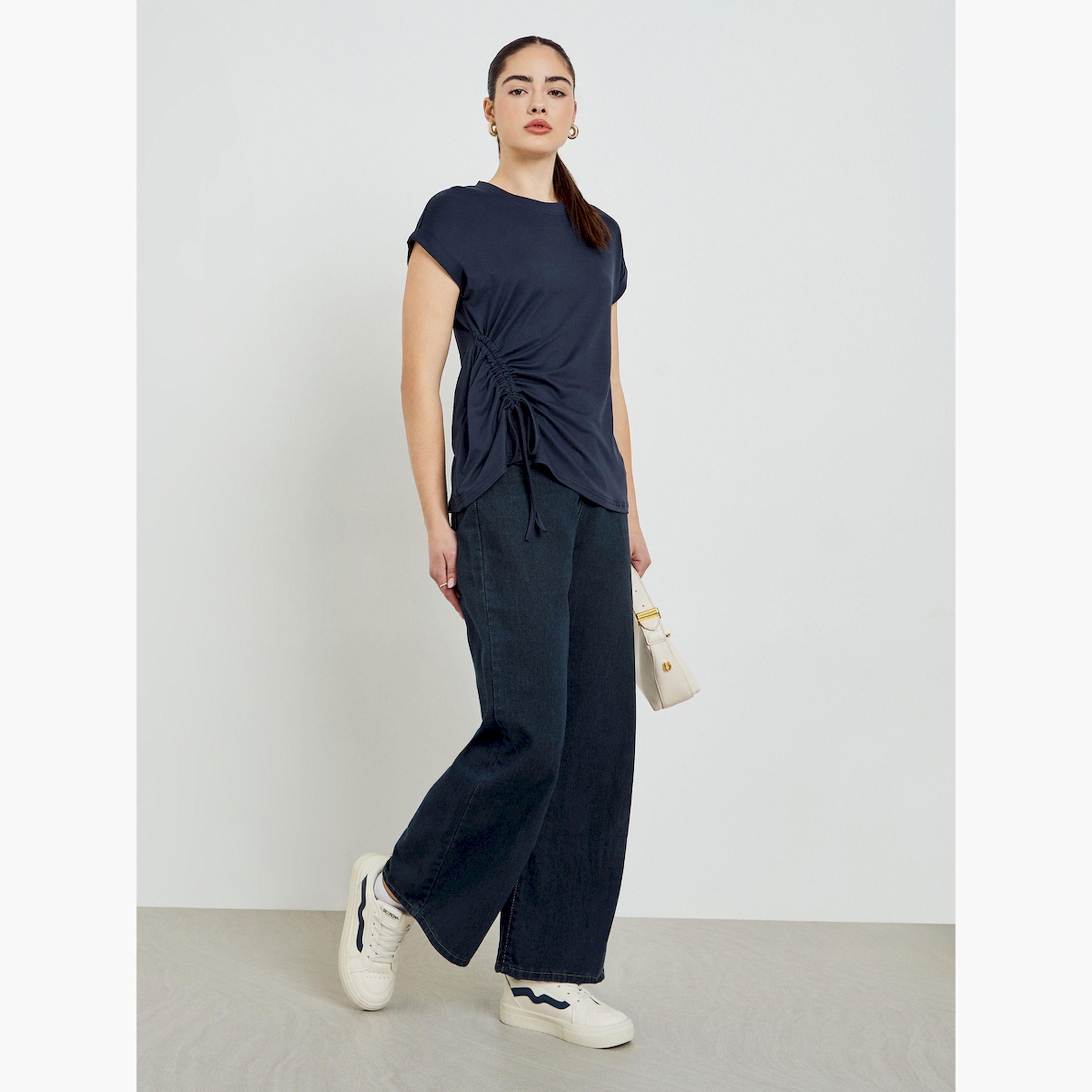 تيشيرت بتفاصيل مزمومة وأربطة-women-clothing-tshirts-image-2