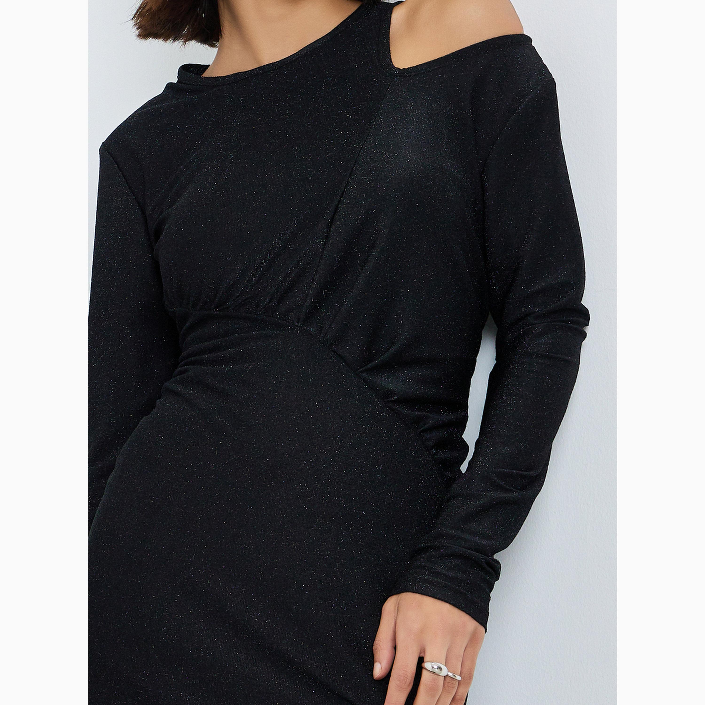 فستان طويل بتفاصيل مفرغة ومظهر لامع-women-clothing-dresses-image-4