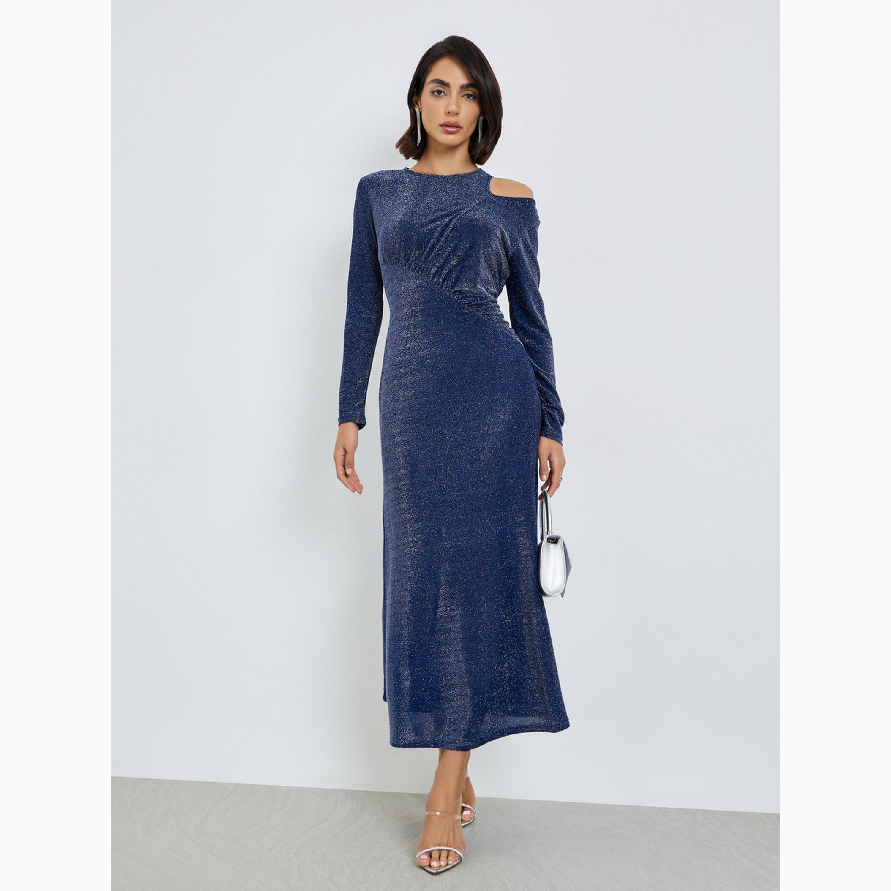 فستان طويل بتفاصيل مفرغة ومظهر لامع-women-clothing-dresses-image-1