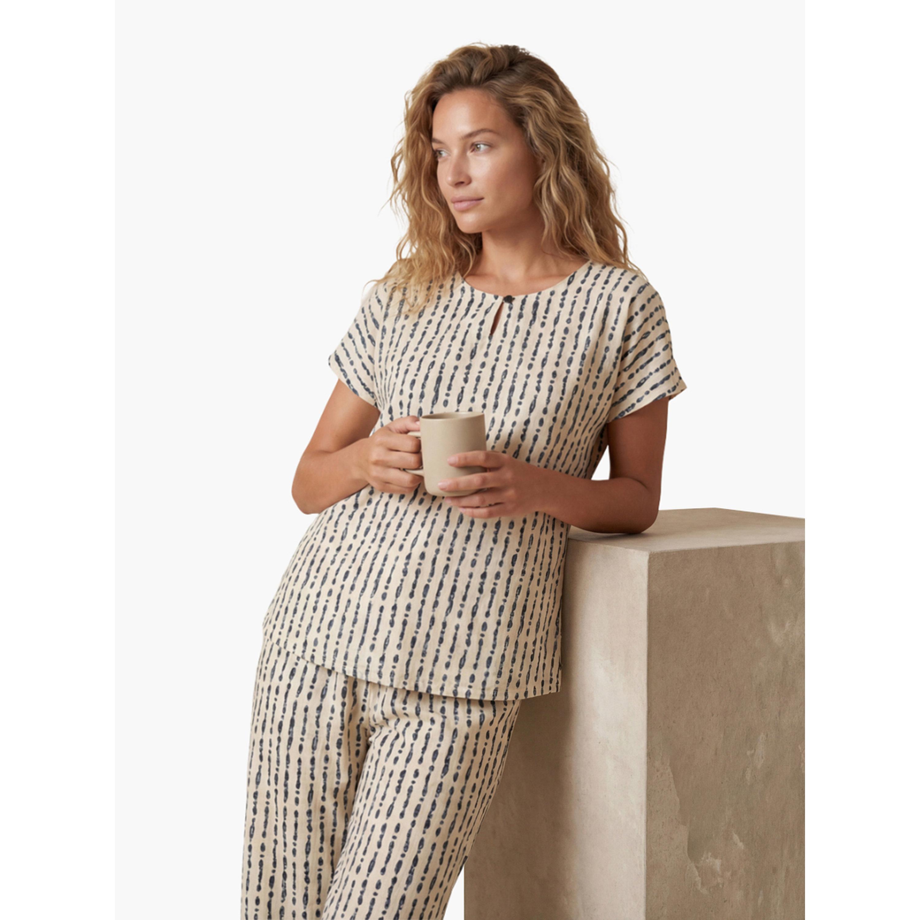 طقم من بيجاما وبلوزة قطن بطبعة مخططة-women-clothing-nightwear-pyjamas-longsets-image-4
