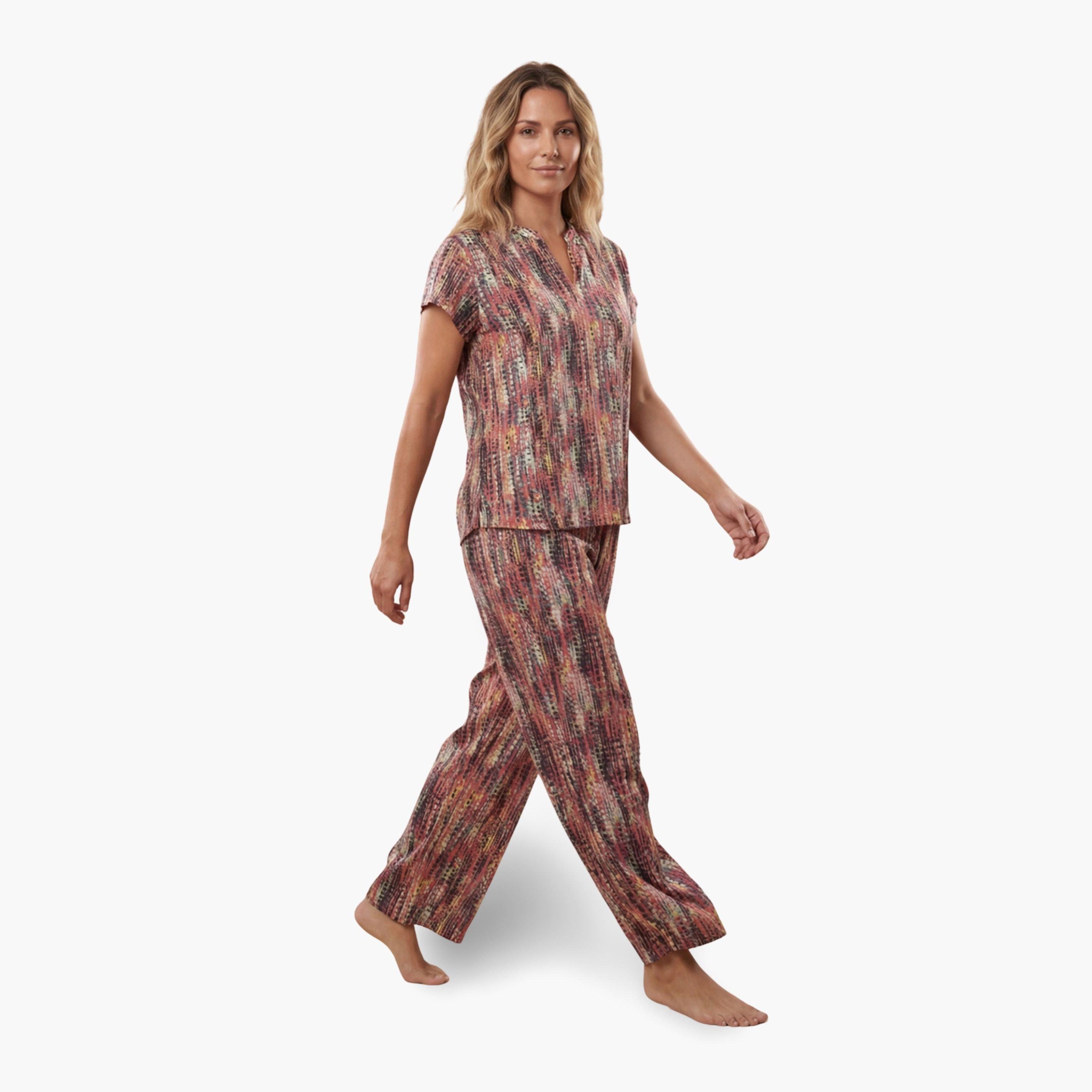طقم بيجاما من بنطال وقميص قطن بطبعة كاملة-women-clothing-nightwear-pyjamas-longsets-image-1