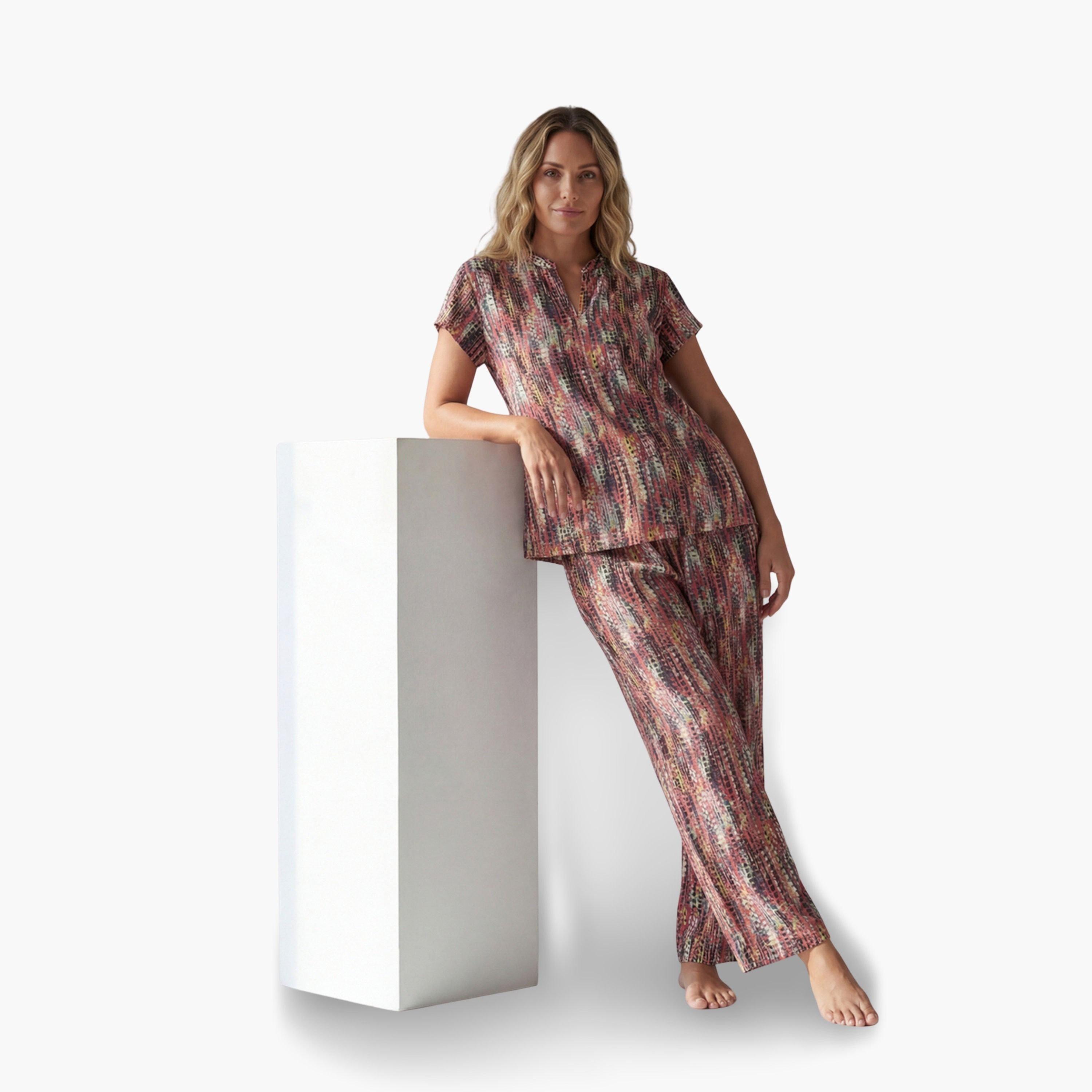 طقم بيجاما من بنطال وقميص قطن بطبعة كاملة-women-clothing-nightwear-pyjamas-longsets-image-2