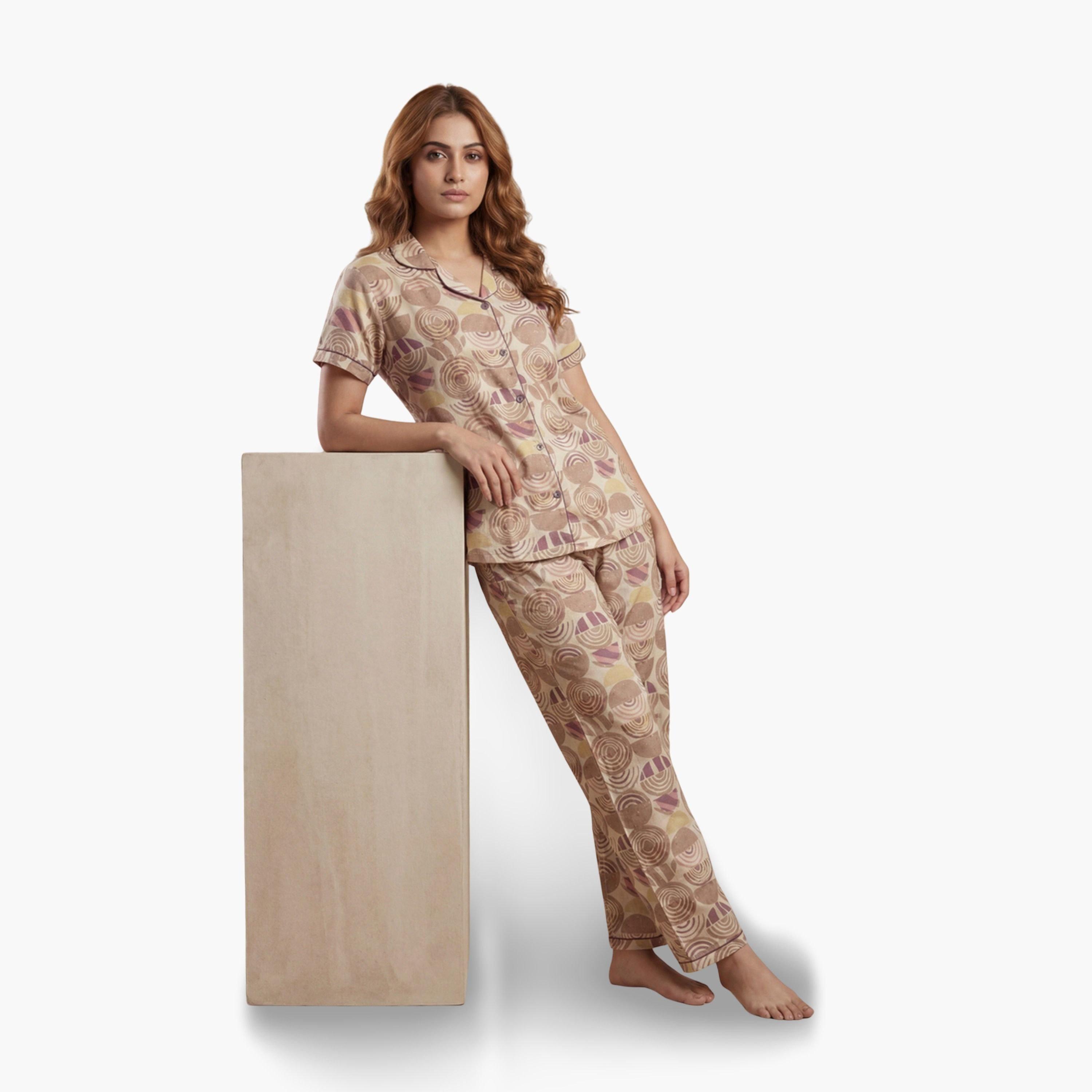 طقم بيجاما من بنطال وقميص قطن بطبعة هندسية-women-clothing-nightwear-pyjamas-longsets-image-2