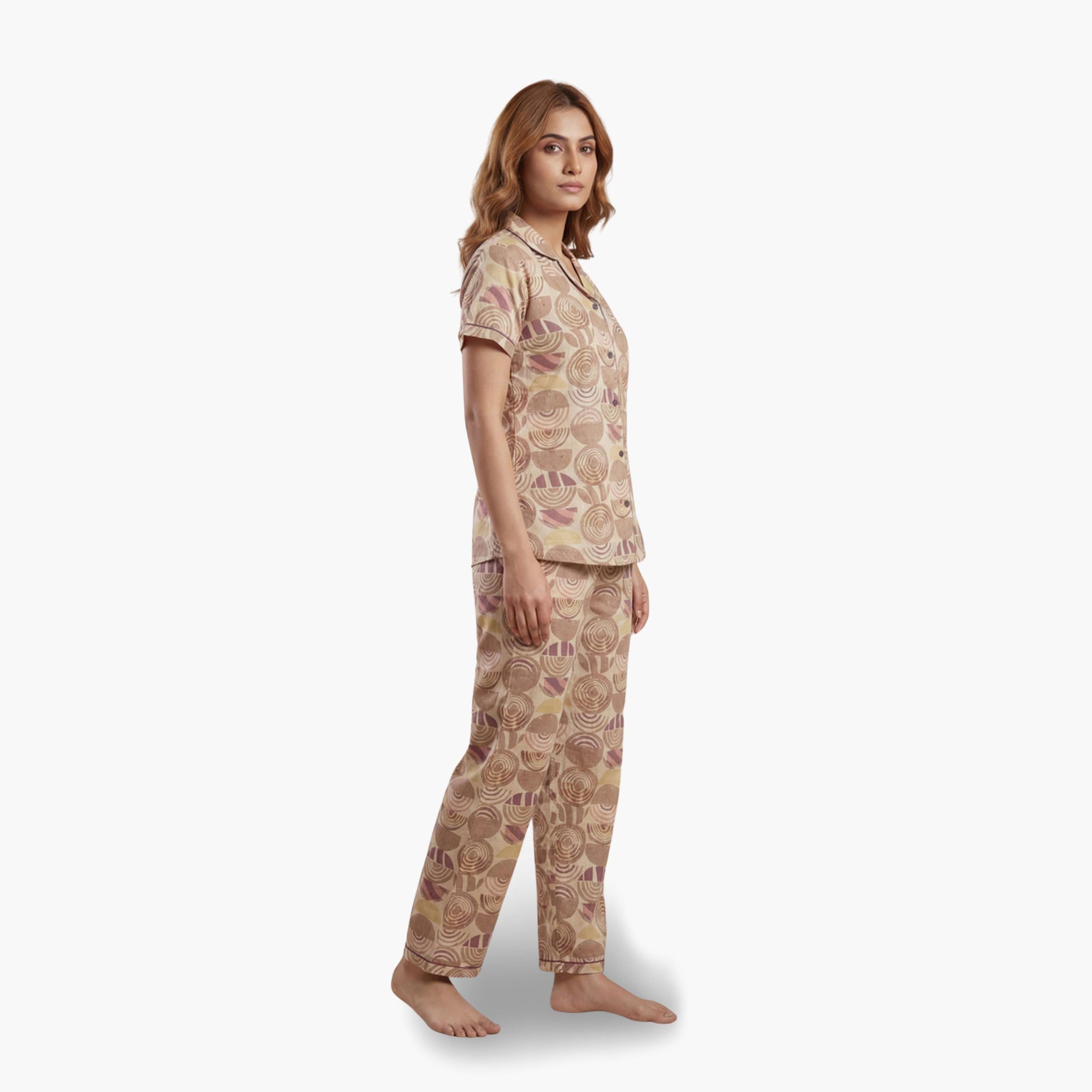 طقم بيجاما من بنطال وقميص قطن بطبعة هندسية-women-clothing-nightwear-pyjamas-longsets-image-3