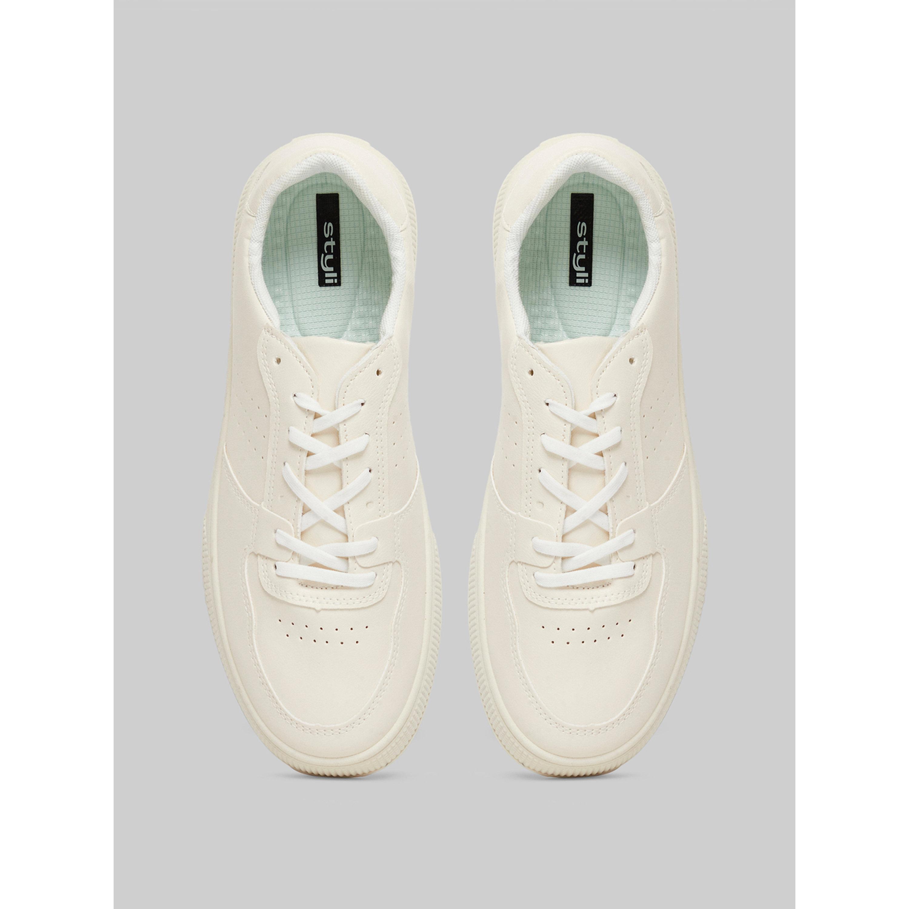 Styli Men's Clean Minimal Lace-Up Sneakers-men-shoes-sneakers-image-3