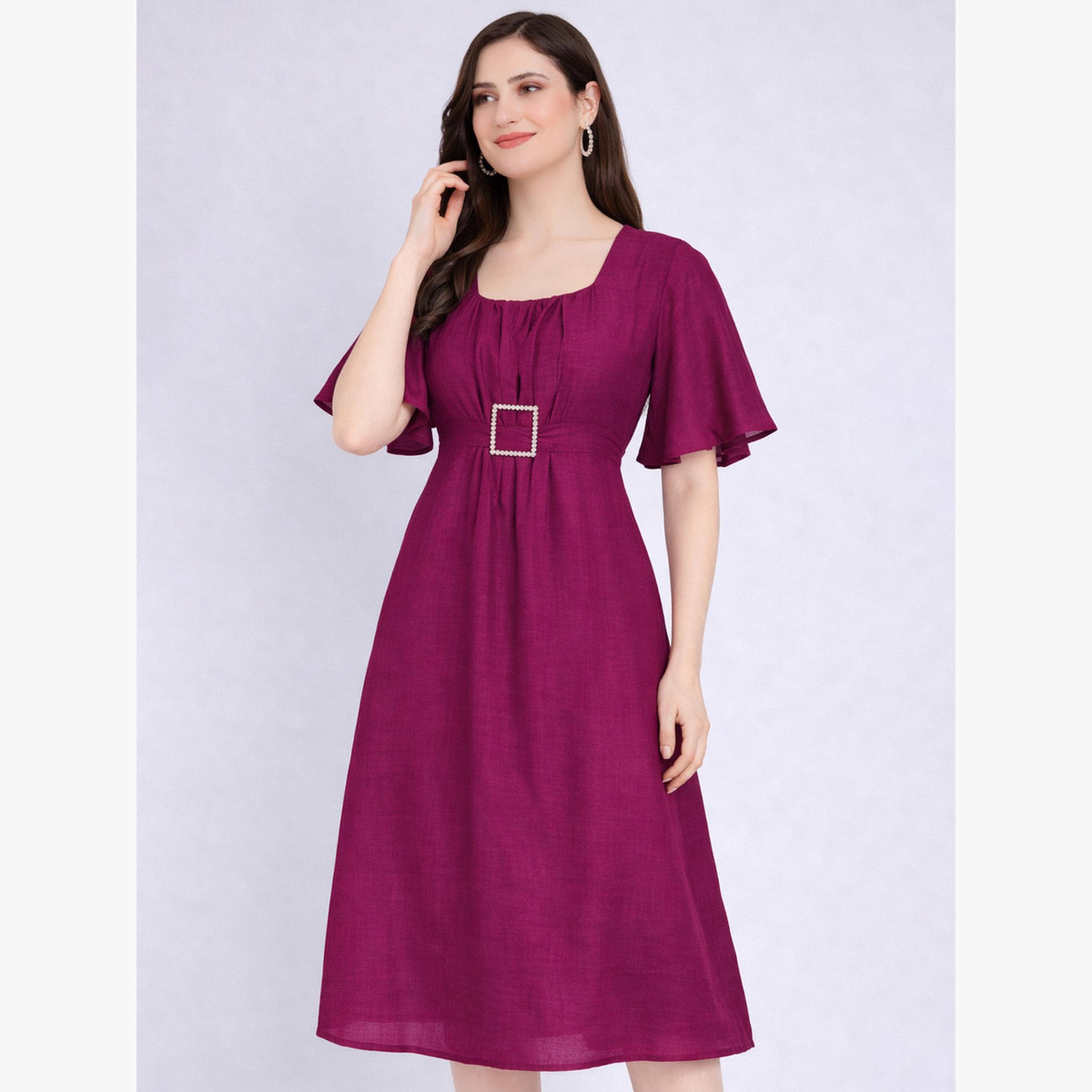 فستان ميدي بياقة مربعة ومزين بإبزيم-women-clothing-dresses-image-1