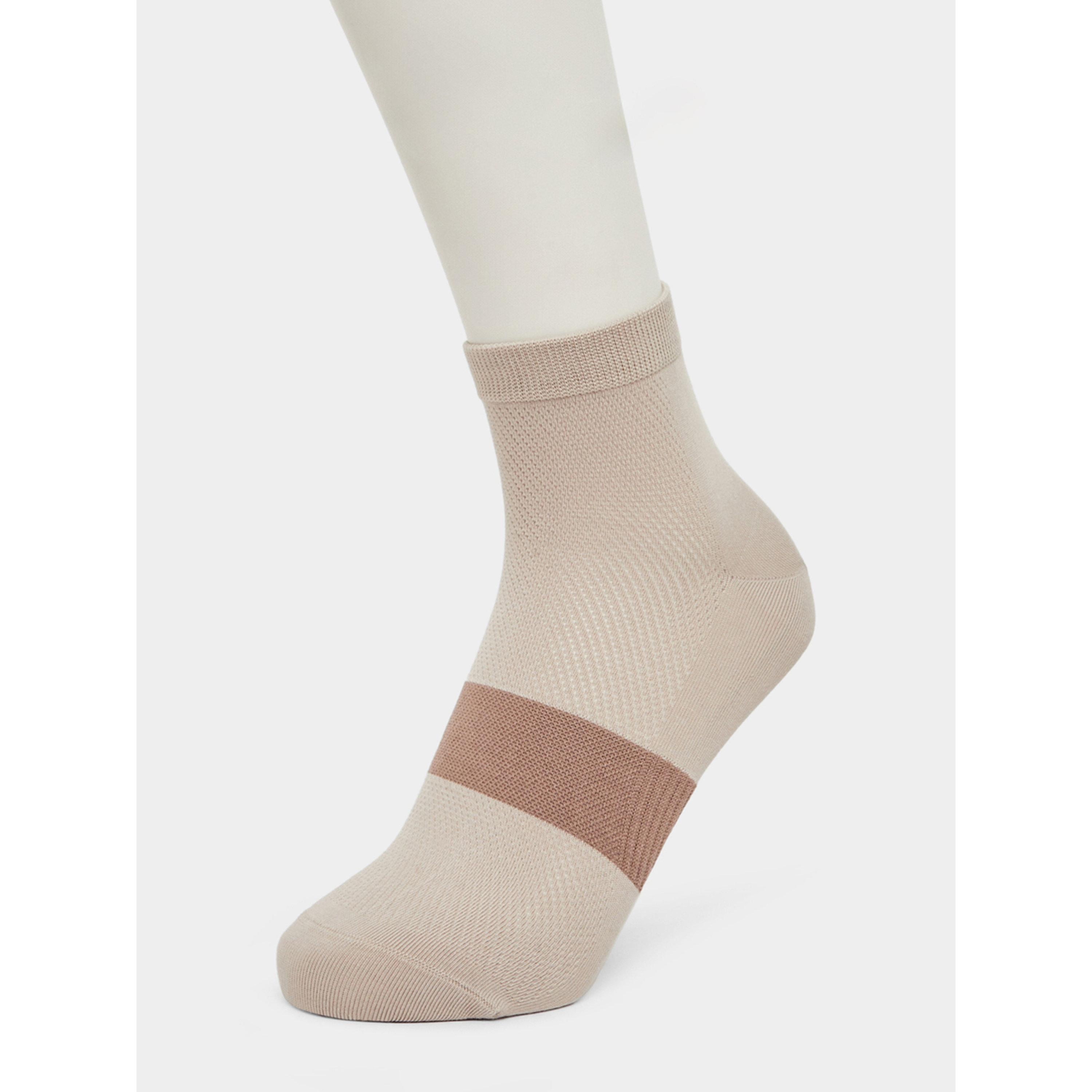 طقم من 3 أزواج جوارب بتصميم خطوط-women-socksandstockings-image-2