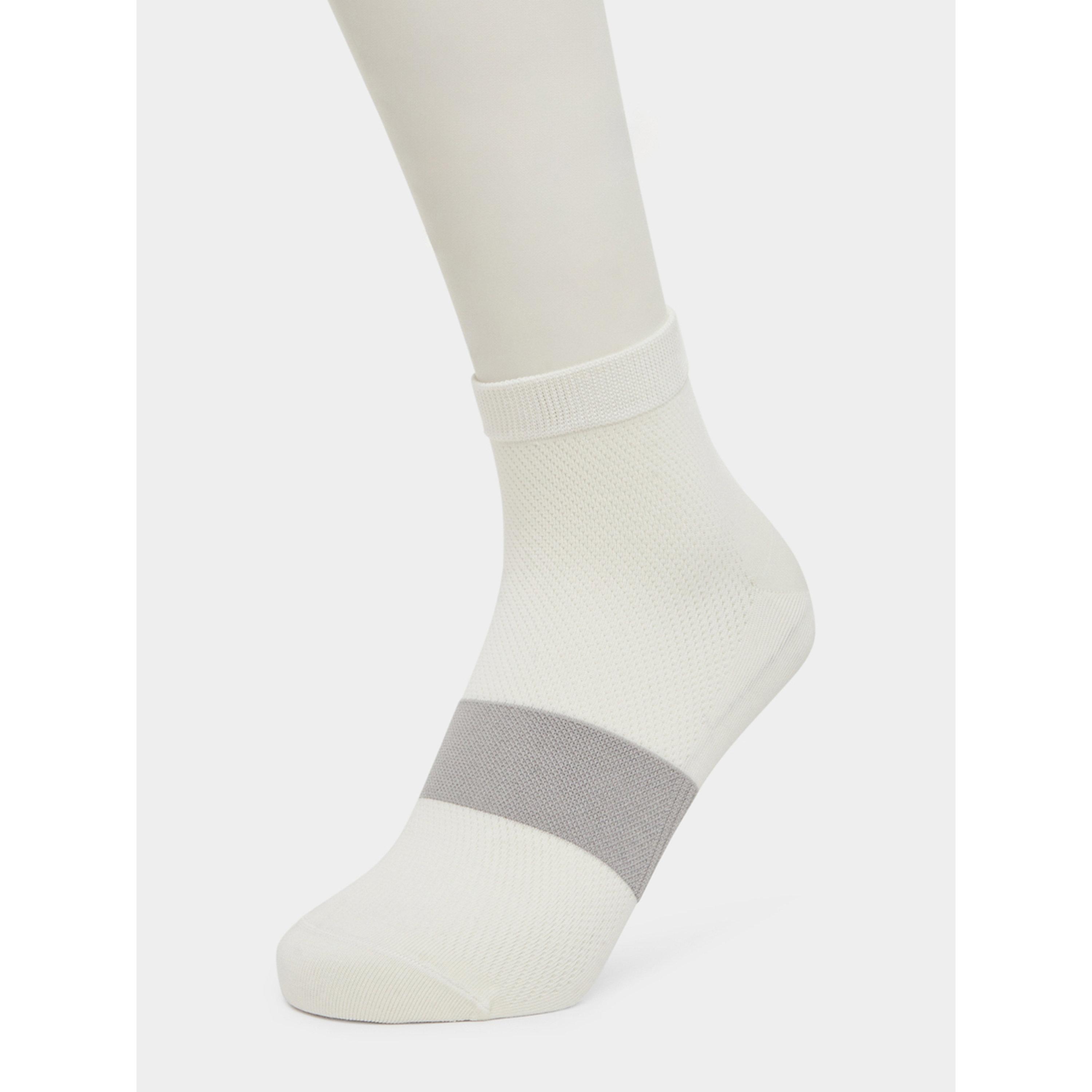 طقم من 3 أزواج جوارب بتصميم خطوط-women-socksandstockings-image-4