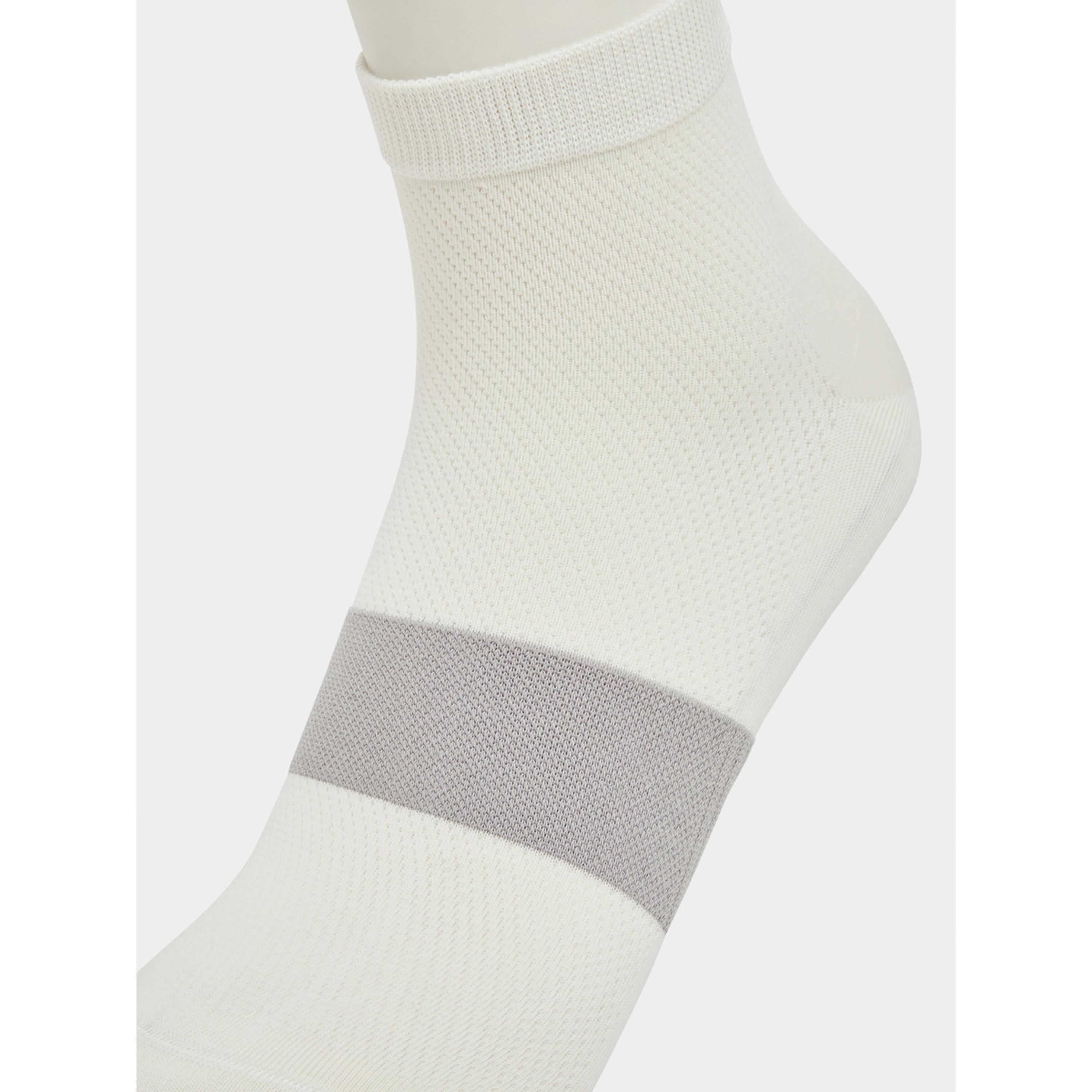 طقم من 3 أزواج جوارب بتصميم خطوط-women-socksandstockings-image-5