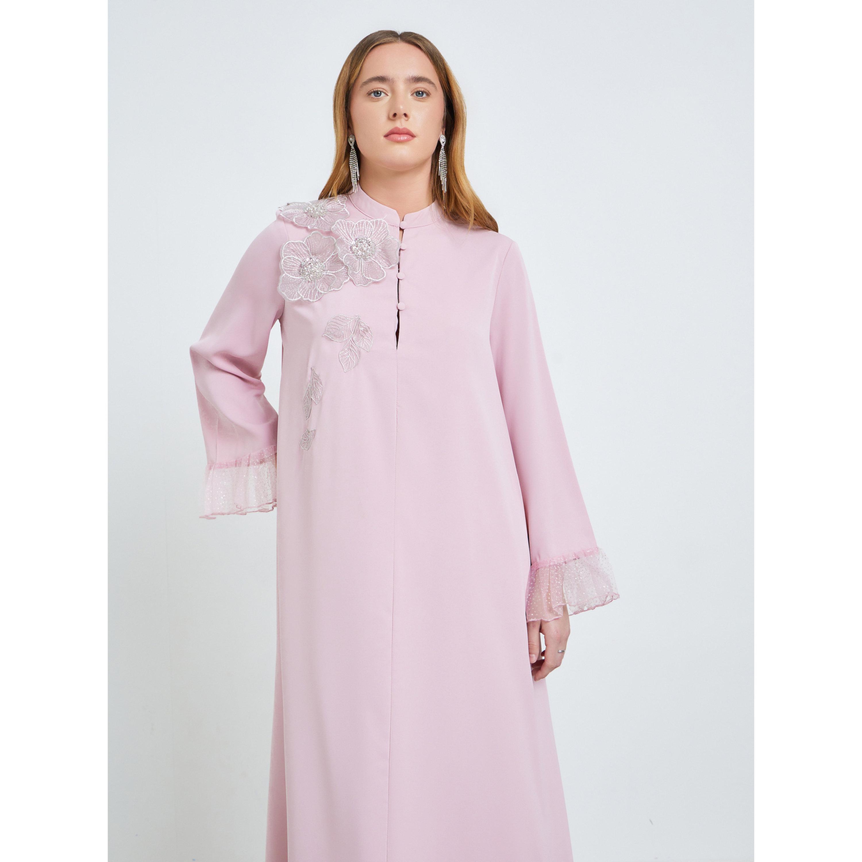 جلابية بأكمام شبكية وتفاصيل أزهار بارزة-women-arabicclothing-jalabiyas-image-2