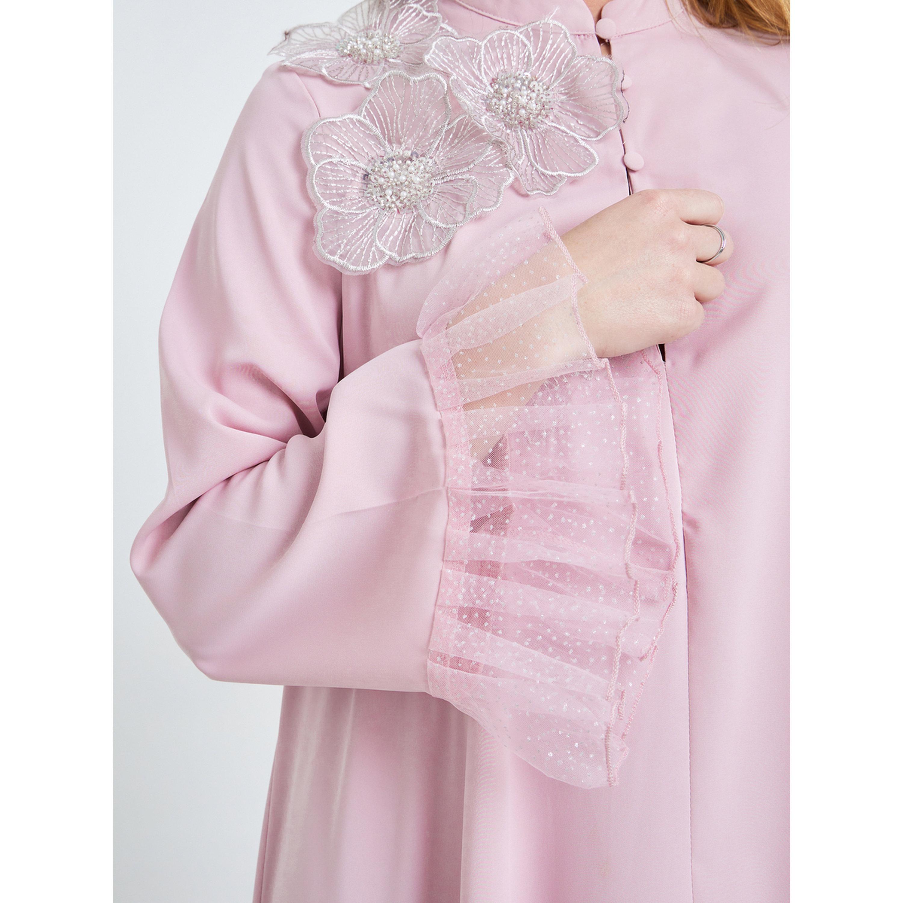 جلابية بأكمام شبكية وتفاصيل أزهار بارزة-women-arabicclothing-jalabiyas-image-5