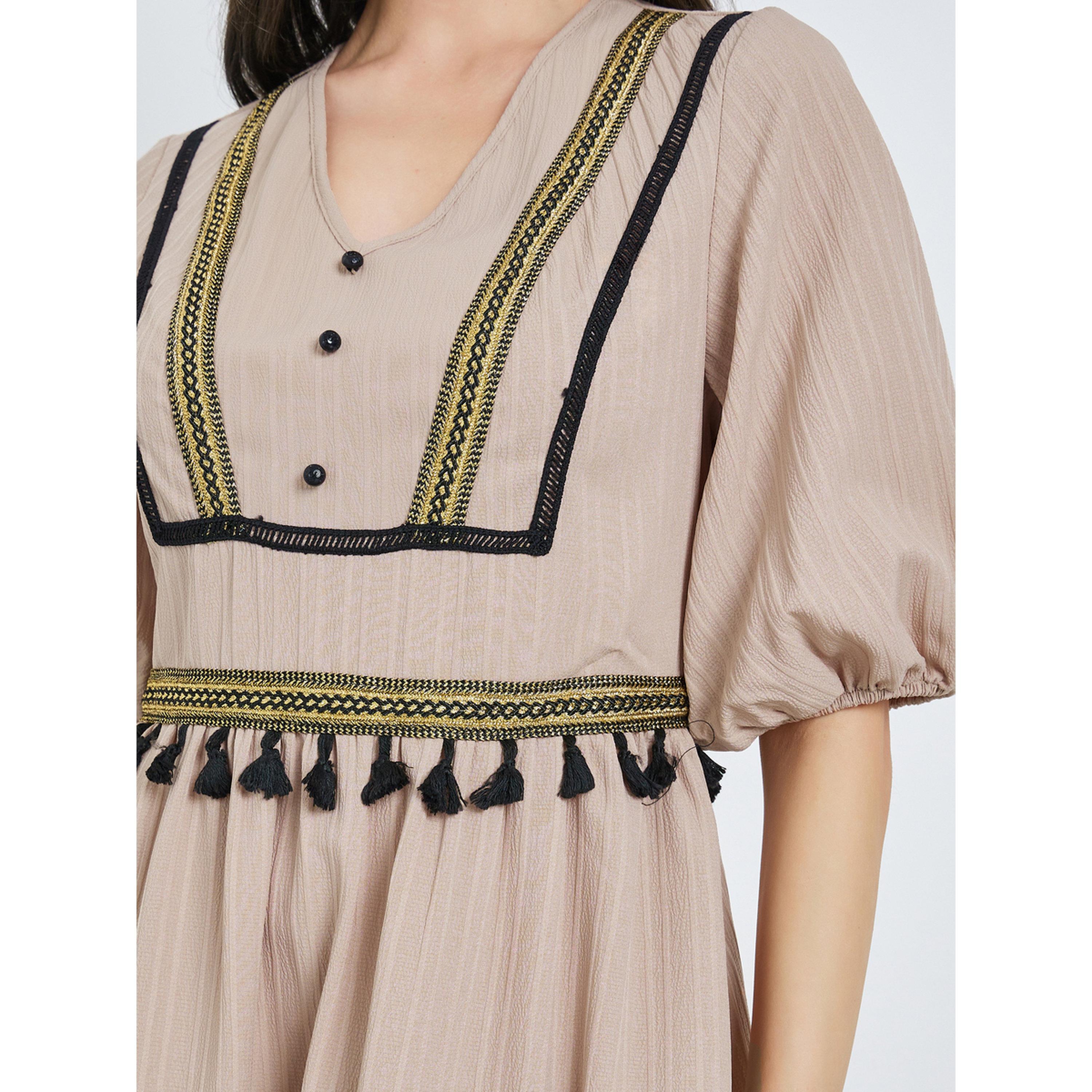 تيك تو × ستايلي - فستان ميدي بيج اللون بياقة على شكل حرف V شراشيب-women-clothing-dresses-image-5