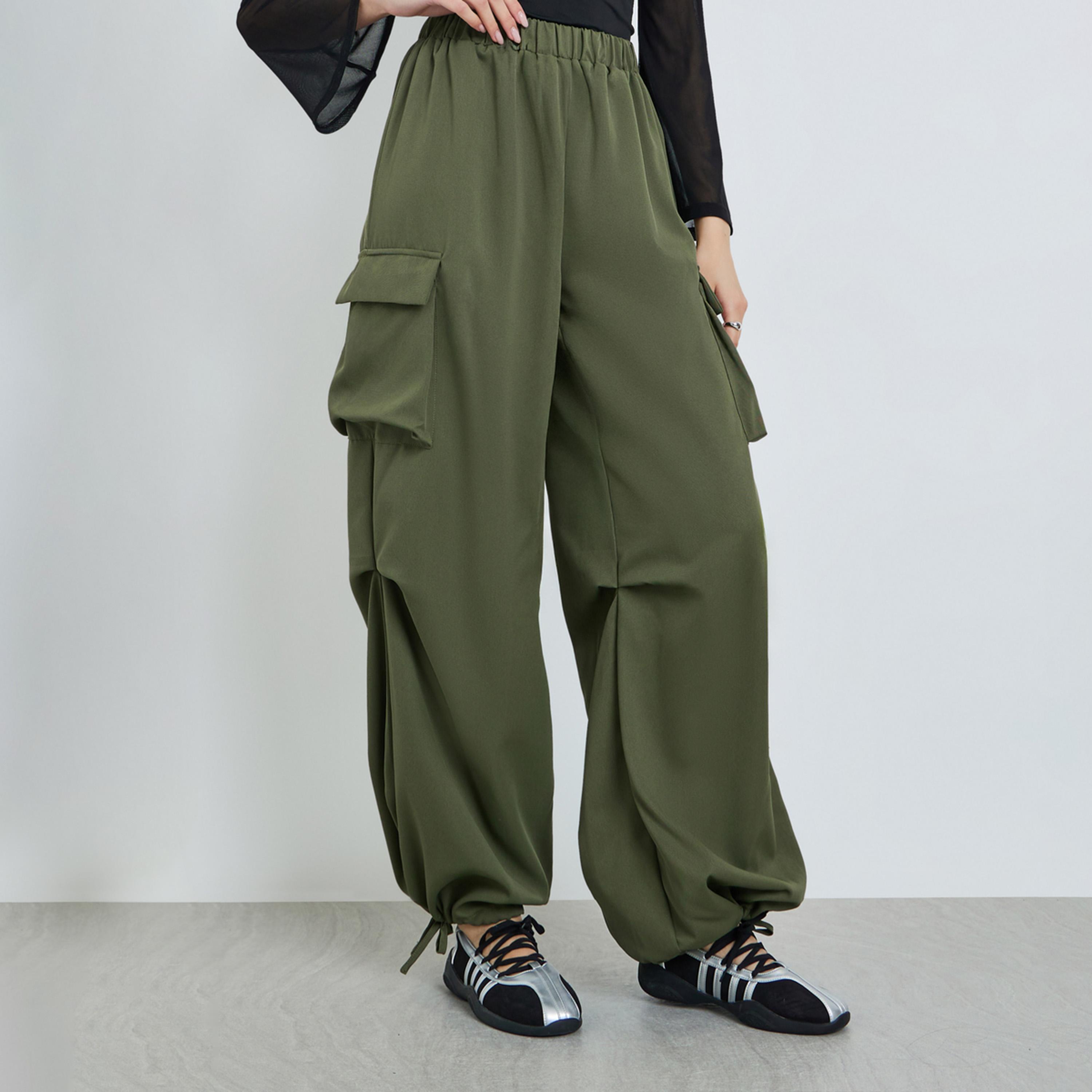 تيك تو × ستايلي - بنطال كارغو أخضر فضفاض بخصر مطاطي-women-clothing-bottoms-joggers-image-1