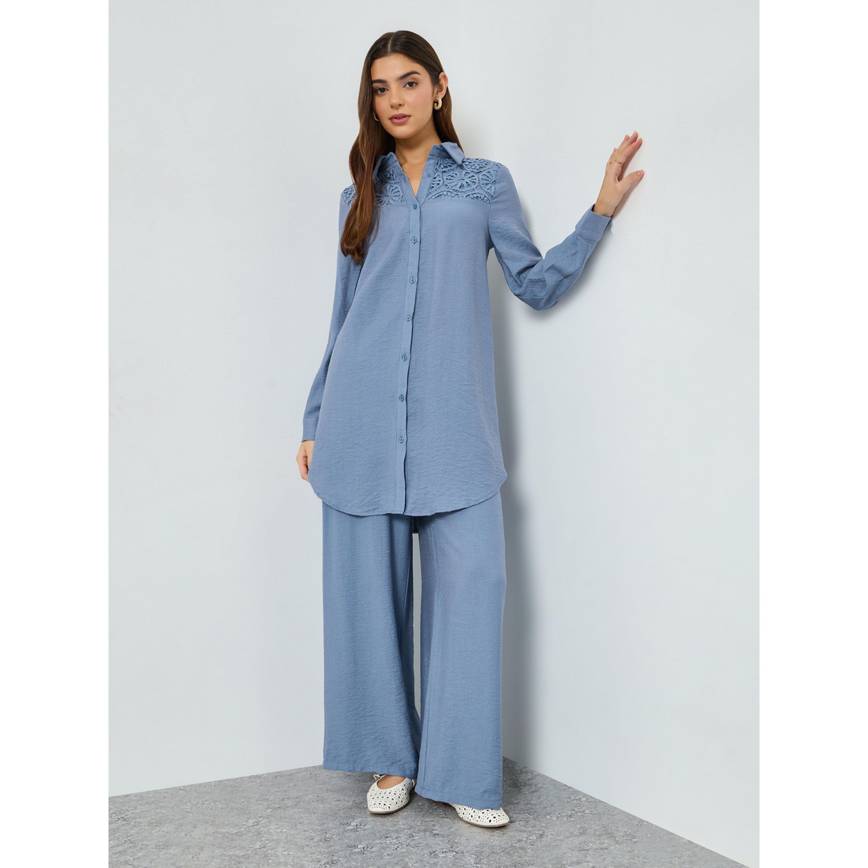 مجموعة من بنطال بأرجل واسعة وبلوزة بتفاصيل دانتيل-women-clothing-coordsets-image-2