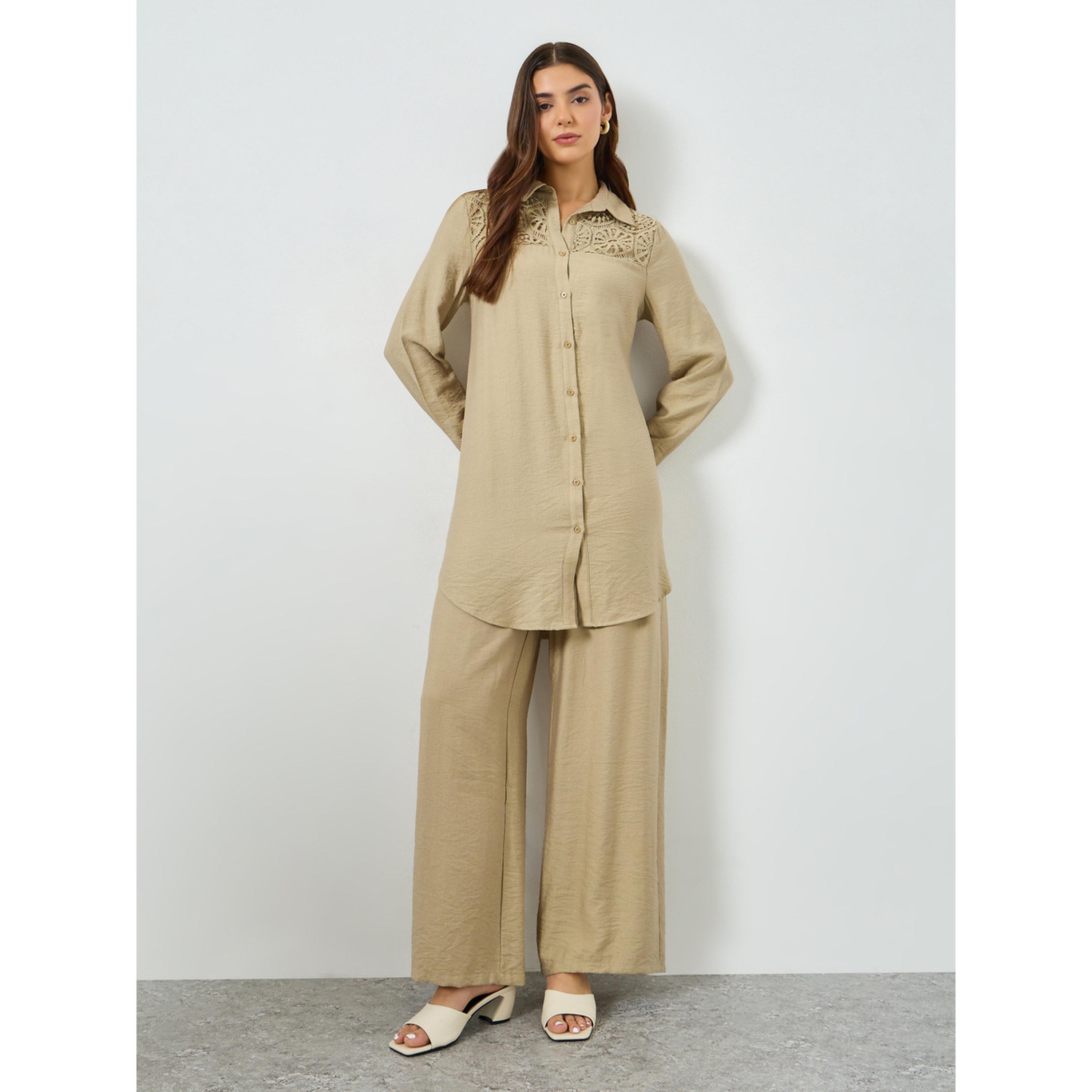 طقم منسق من بنطال وبلوزة طويلة بتفاصيل دانتيل-women-clothing-coordsets-image-1
