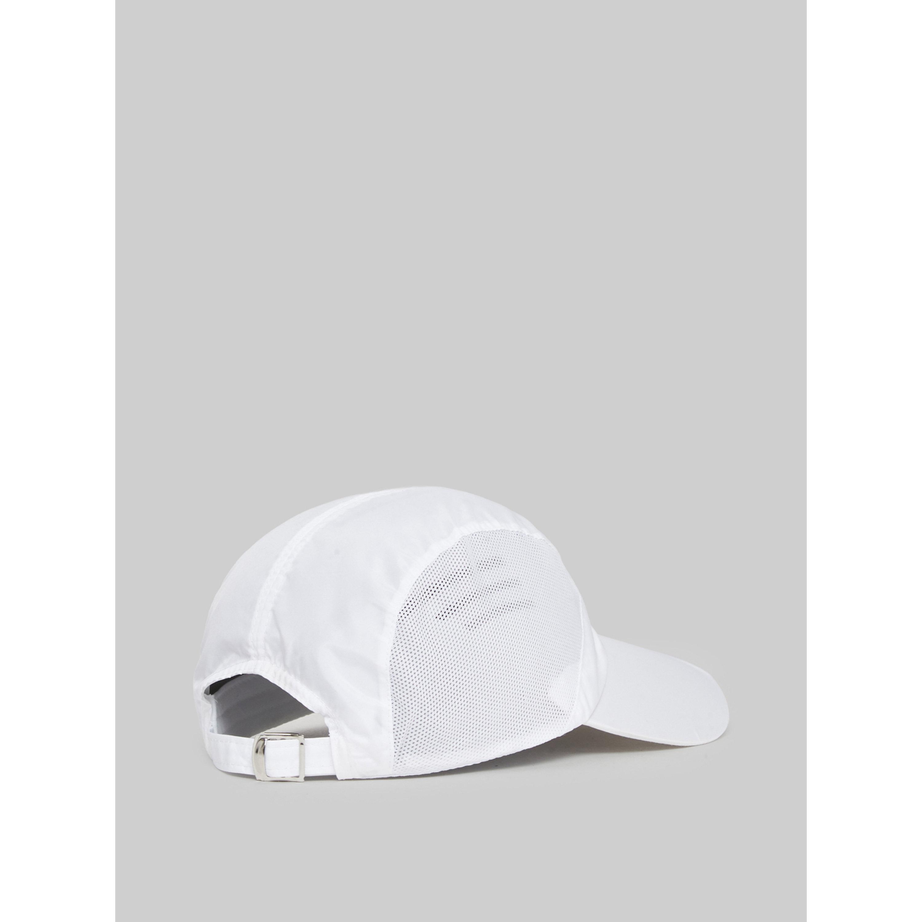 قبعة بيسبول بتفاصيل شارة معدنية-men-caps-image-3