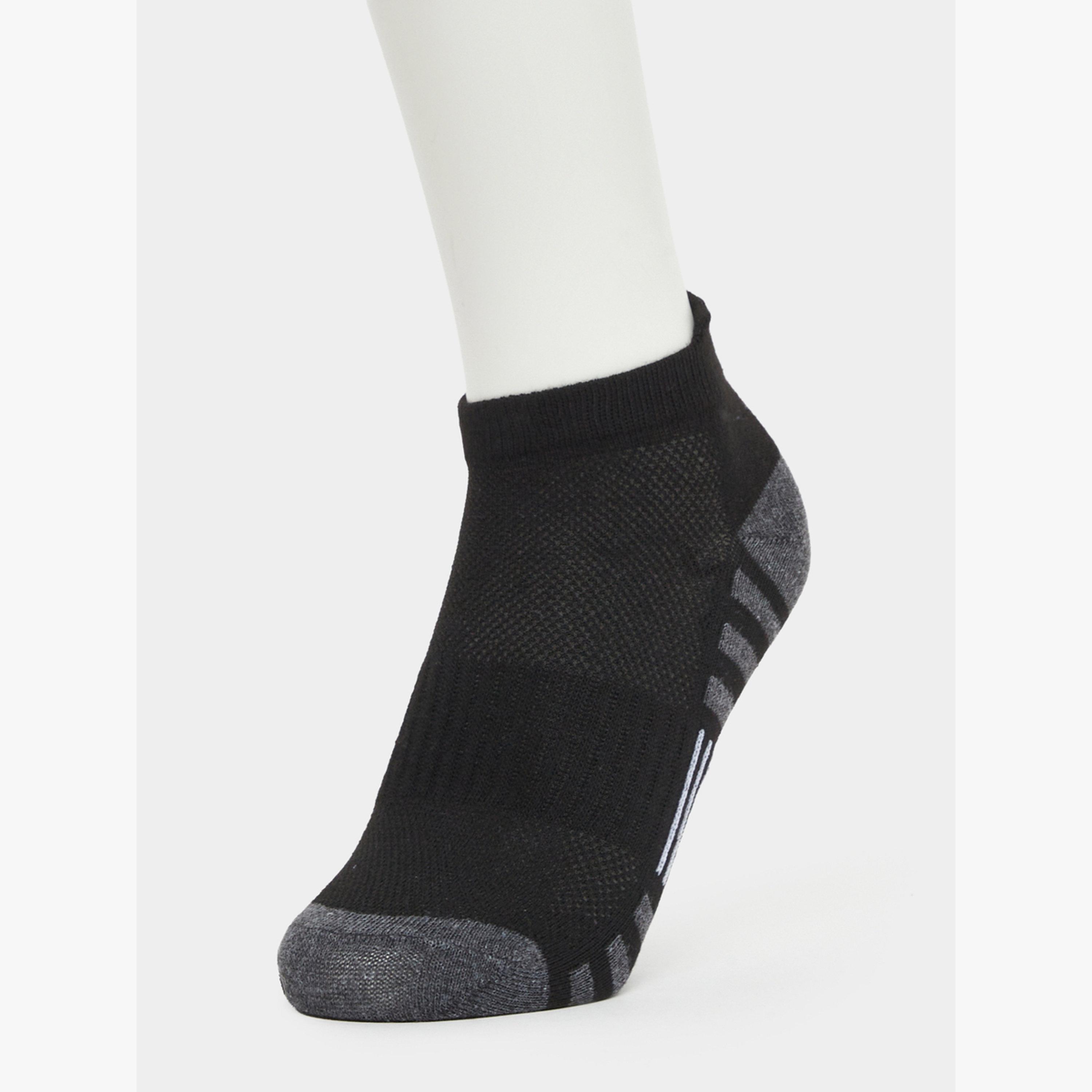 طقم جوارب كاحل بتفاصيل متباينة 3 قطع-men-socks-image-2