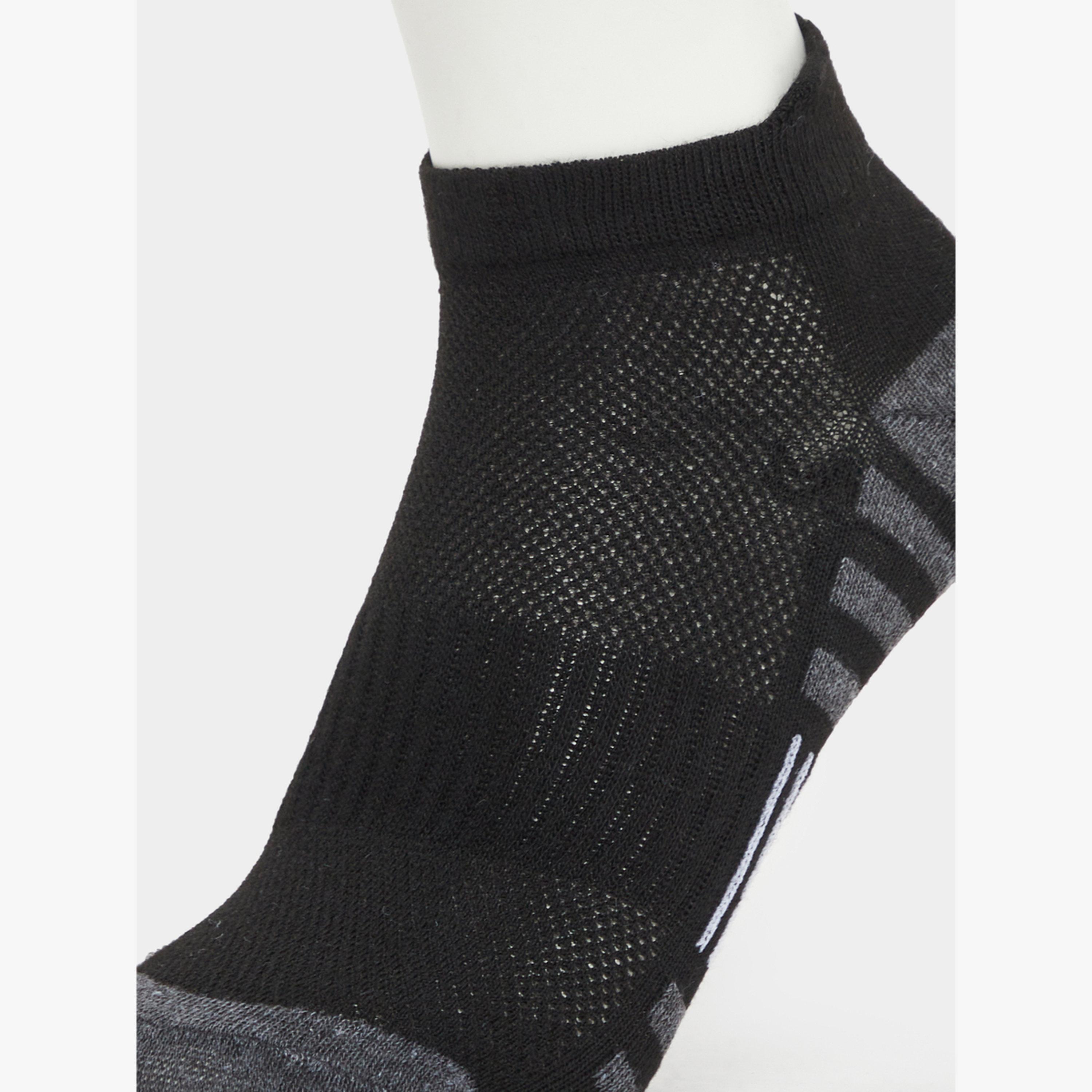 طقم جوارب كاحل بتفاصيل متباينة 3 قطع-men-socks-image-3