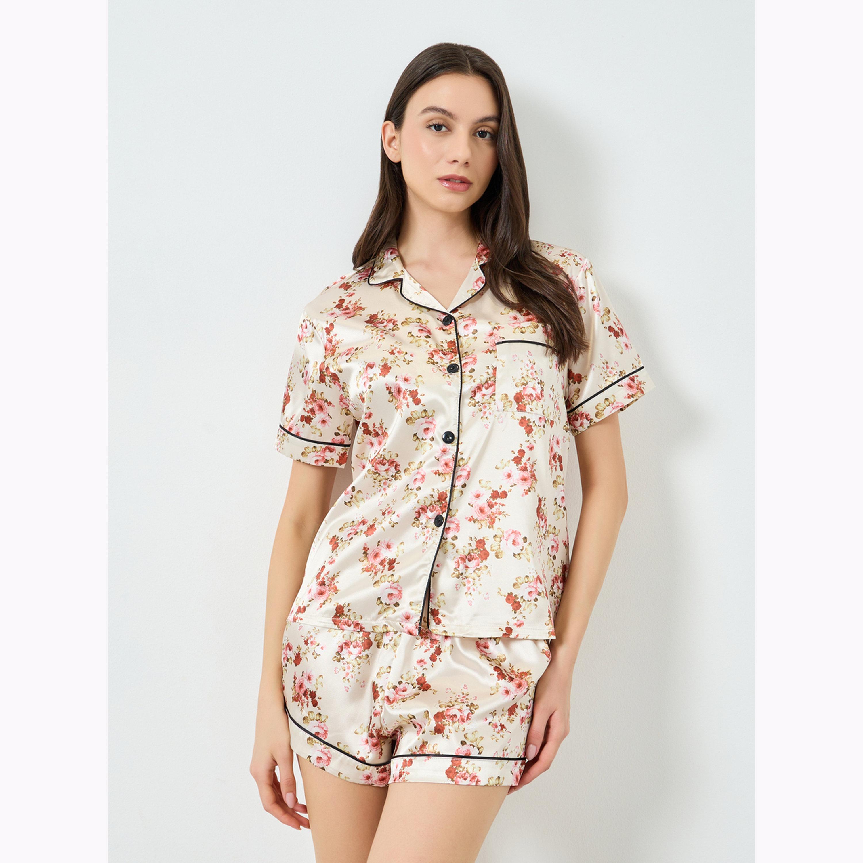 طقم بيجاما من شورت وبلوزة ساتان بطبعة فراشات وزهور-women-clothing-nightwear-pyjamas-shortsets-image-5