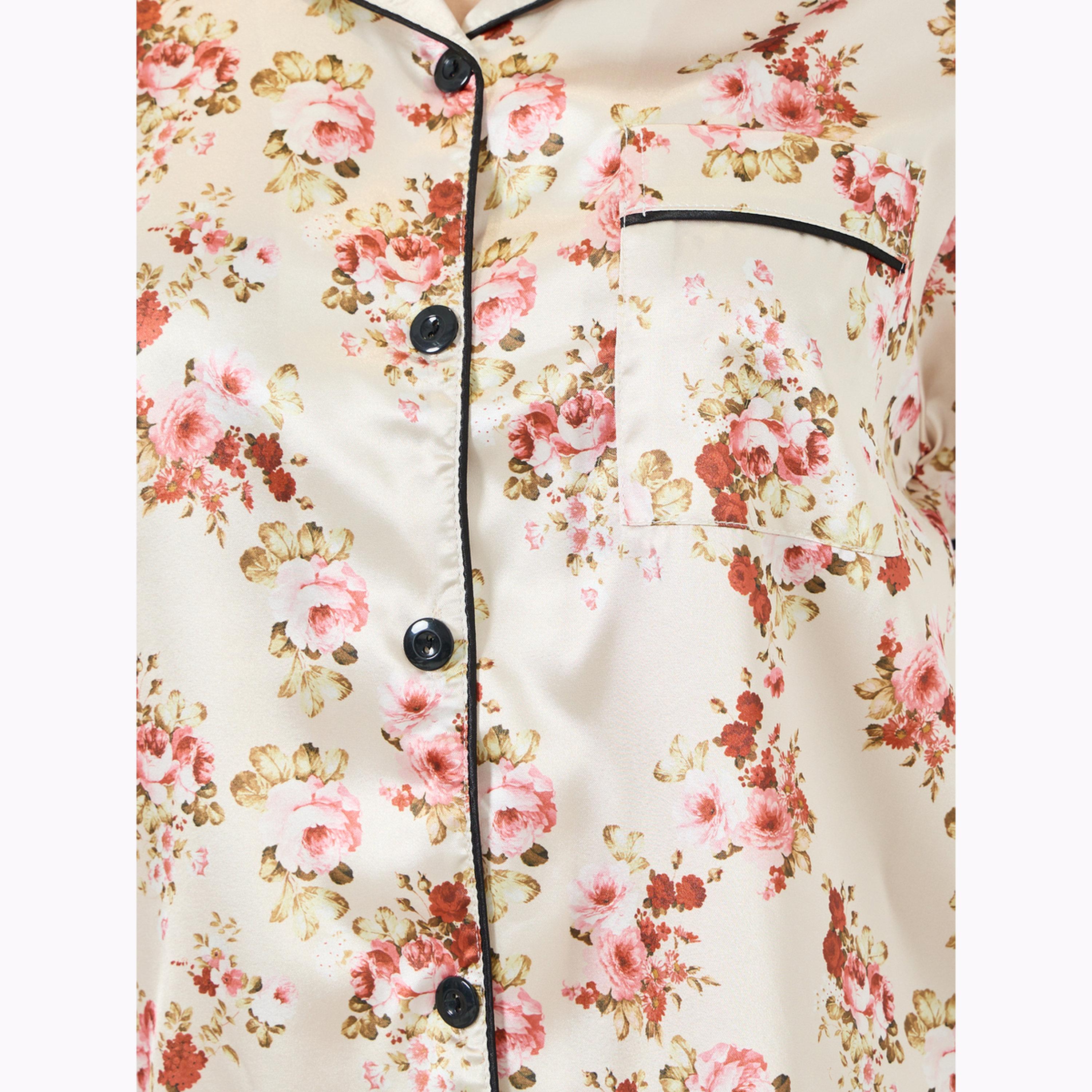 طقم بيجاما من شورت وبلوزة ساتان بطبعة فراشات وزهور-women-clothing-nightwear-pyjamas-shortsets-image-5