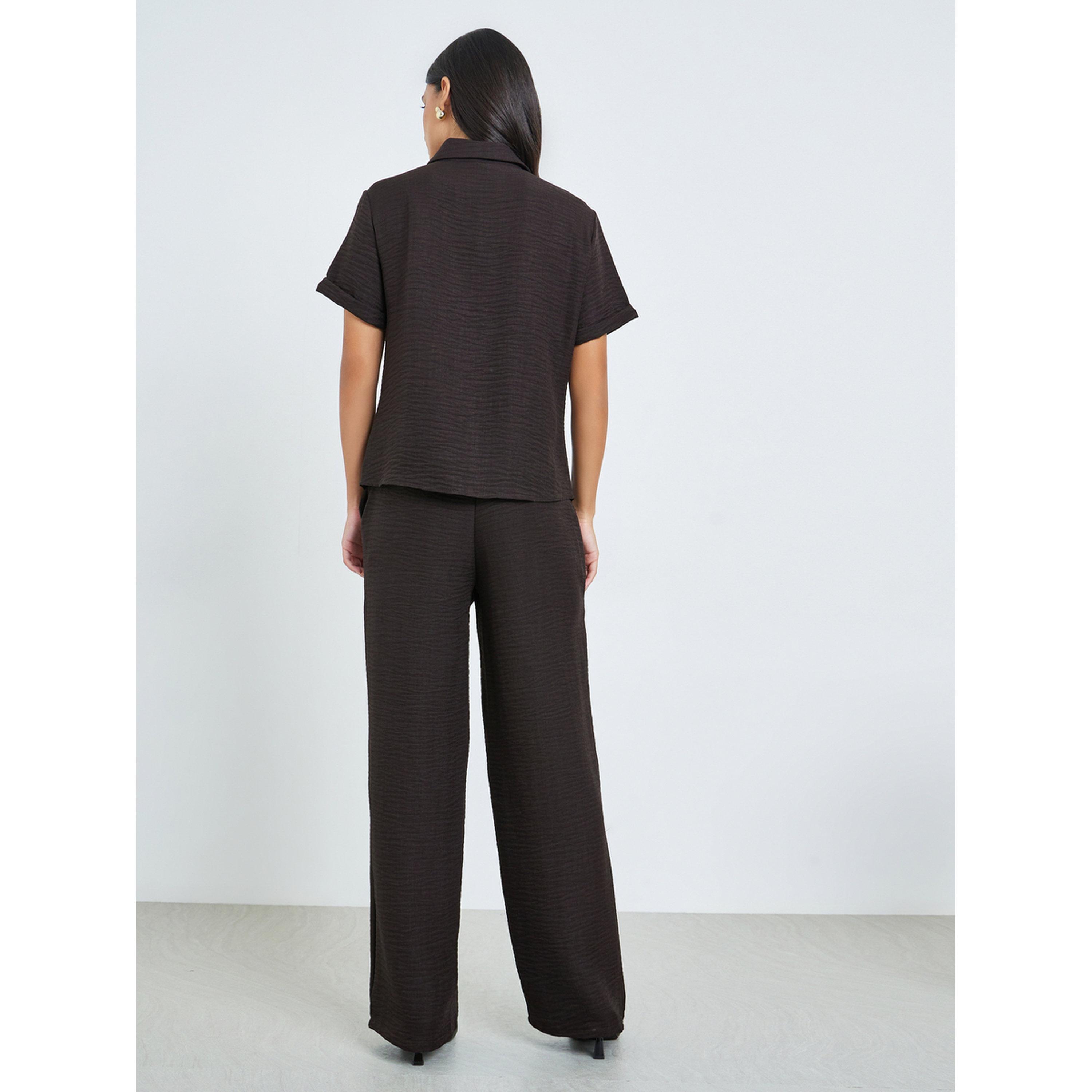 طقم منسق من بنطال بأرجل واسعة وبلوزة بأكمام قصيرة-women-clothing-coordsets-image-3