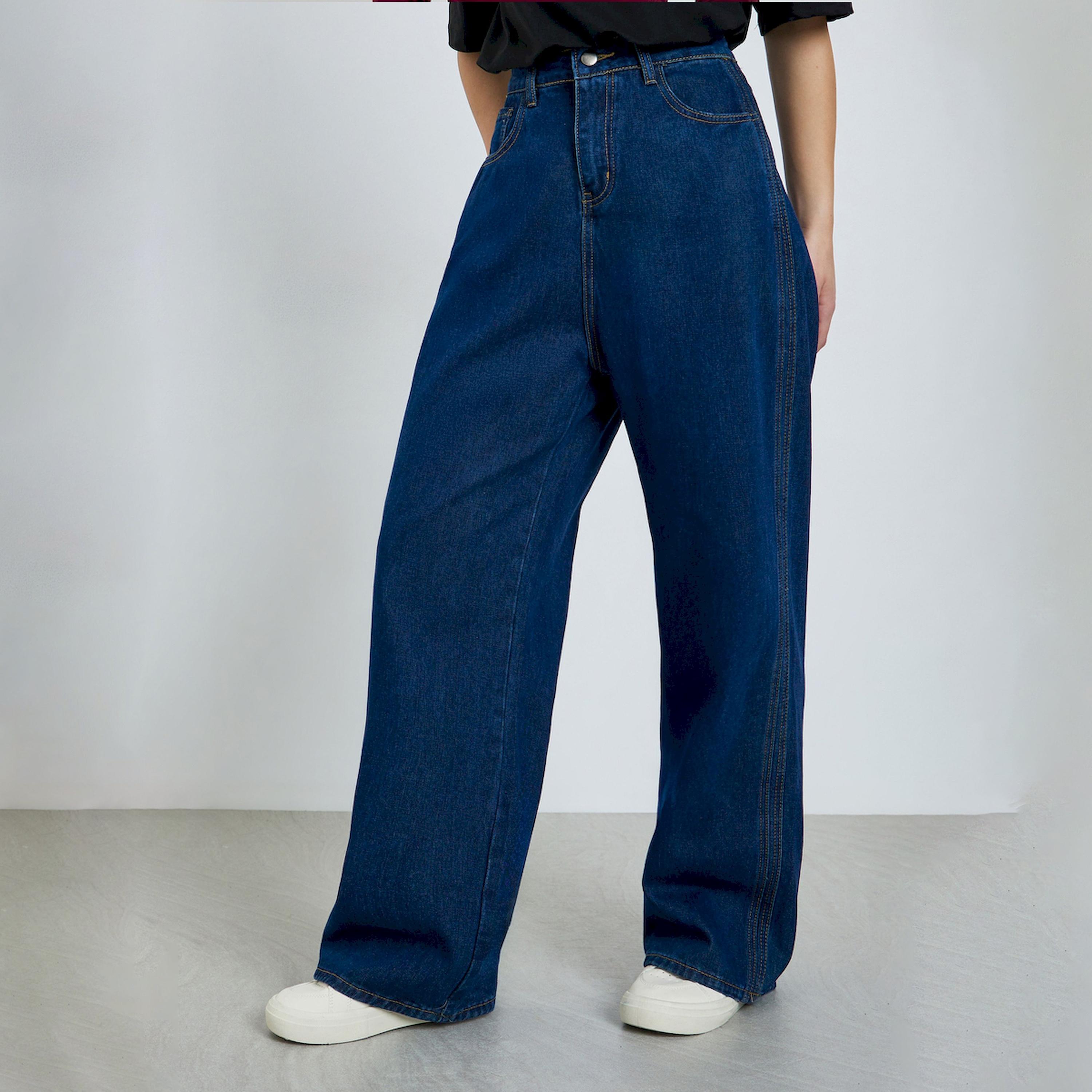 بنطال جينز بخصر مرتفع وأرجل واسعة-women-clothing-bottoms-jeans-image-1