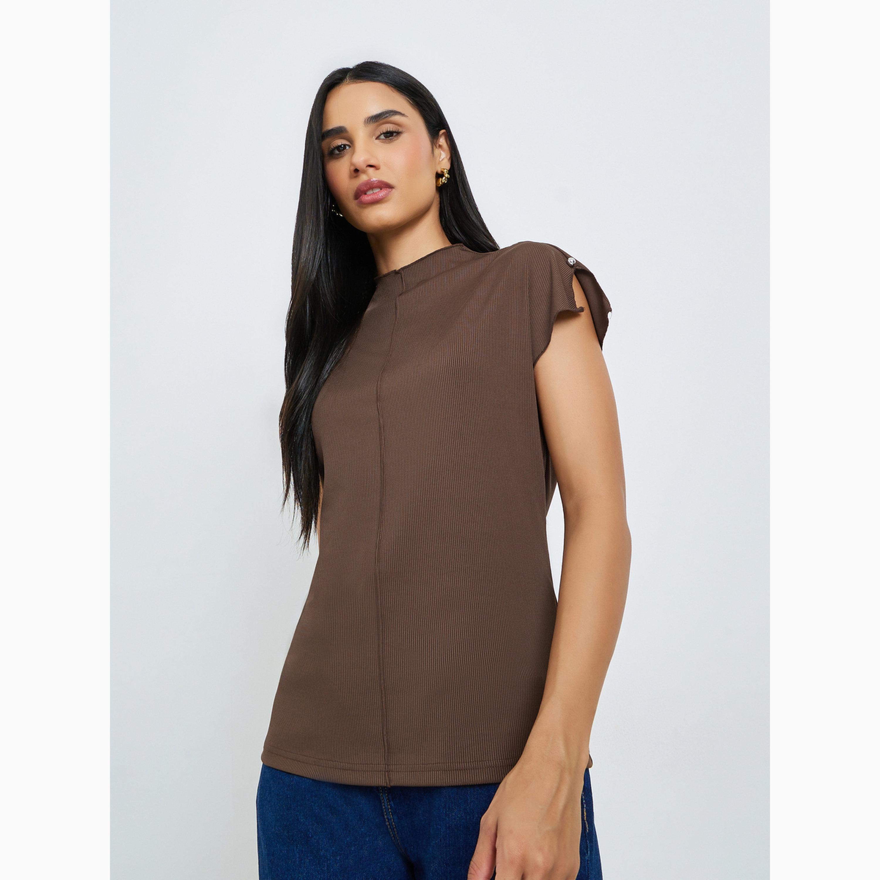 تيشيرت بياقة عالية وتفاصيل مضلعة-women-clothing-tshirts-image-1