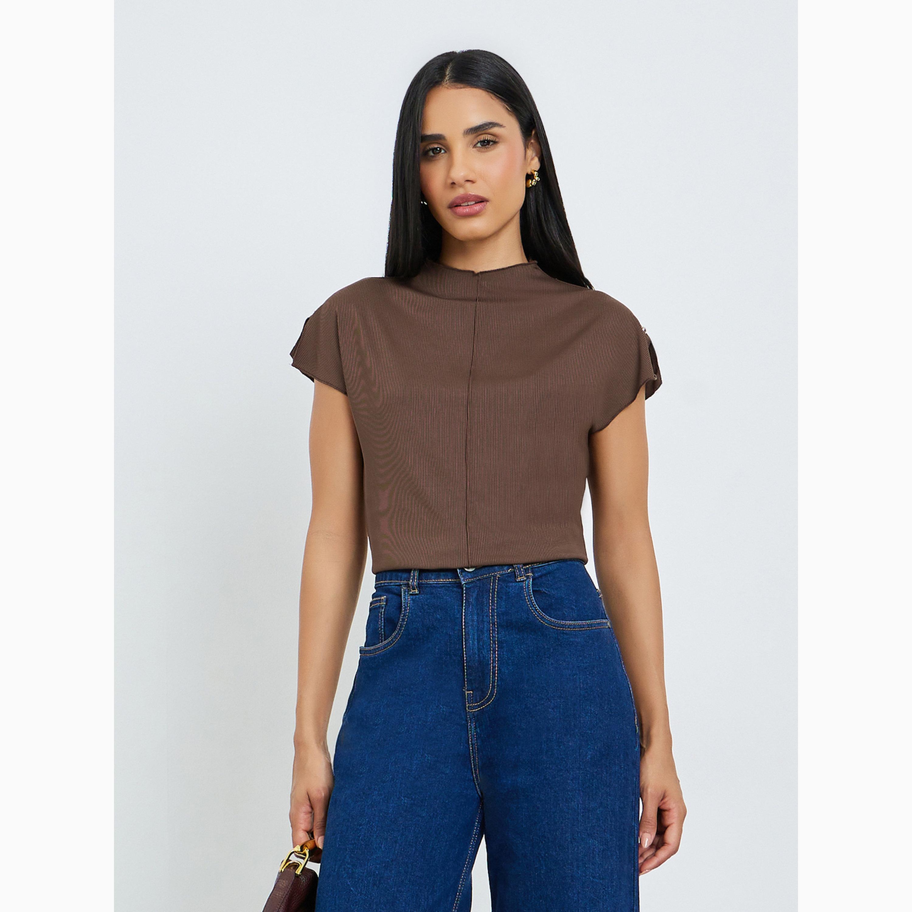 تيشيرت بياقة عالية وتفاصيل مضلعة-women-clothing-tshirts-image-5