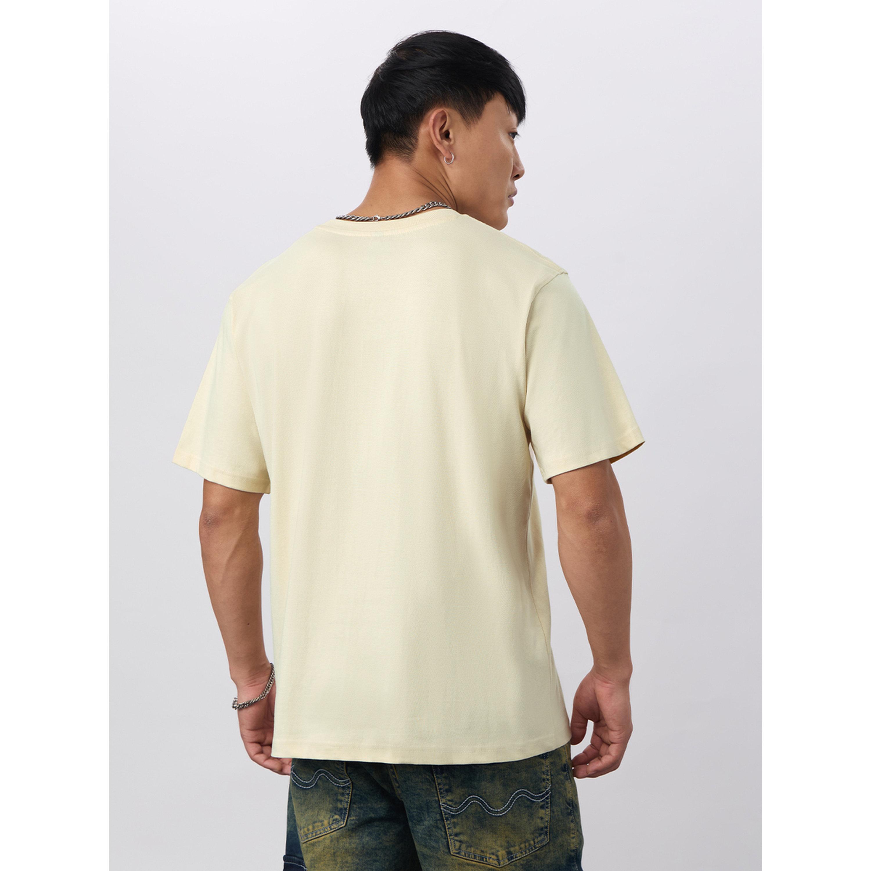 تيشيرت بقصة مريحة وتطريز كريمي للرجال-men-clothing-tshirtsandpolos-tshirts-image-3