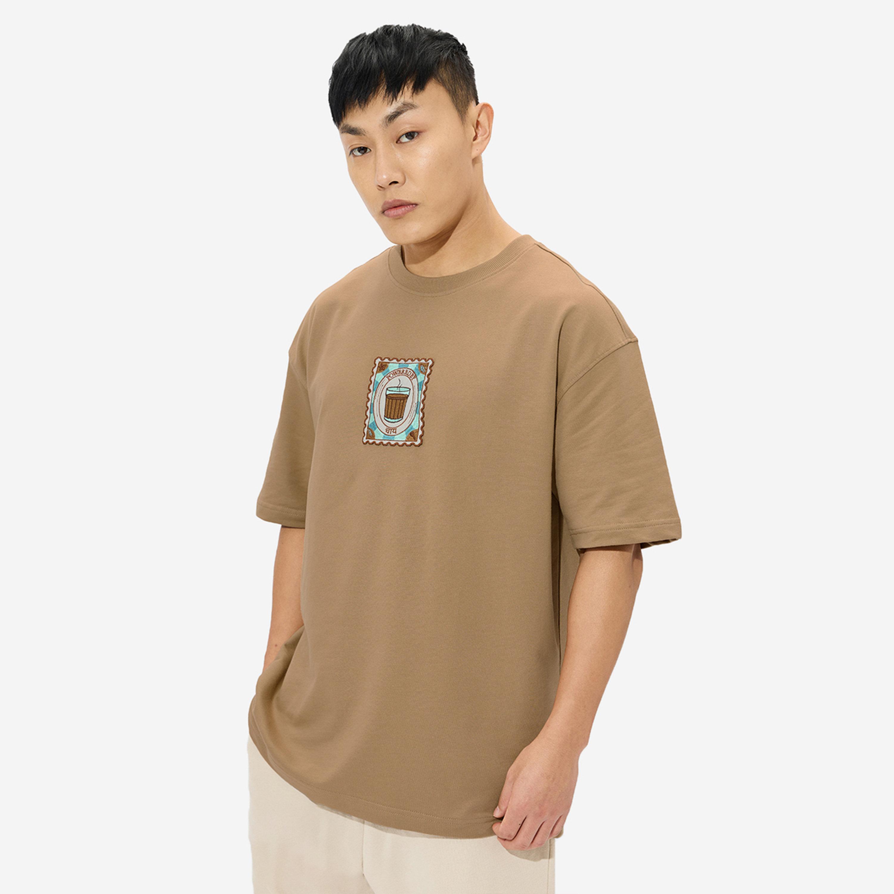 تيشيرت بتفاصيل شارة وقصة واسعة-men-clothing-tshirtsandpolos-tshirts-image-1