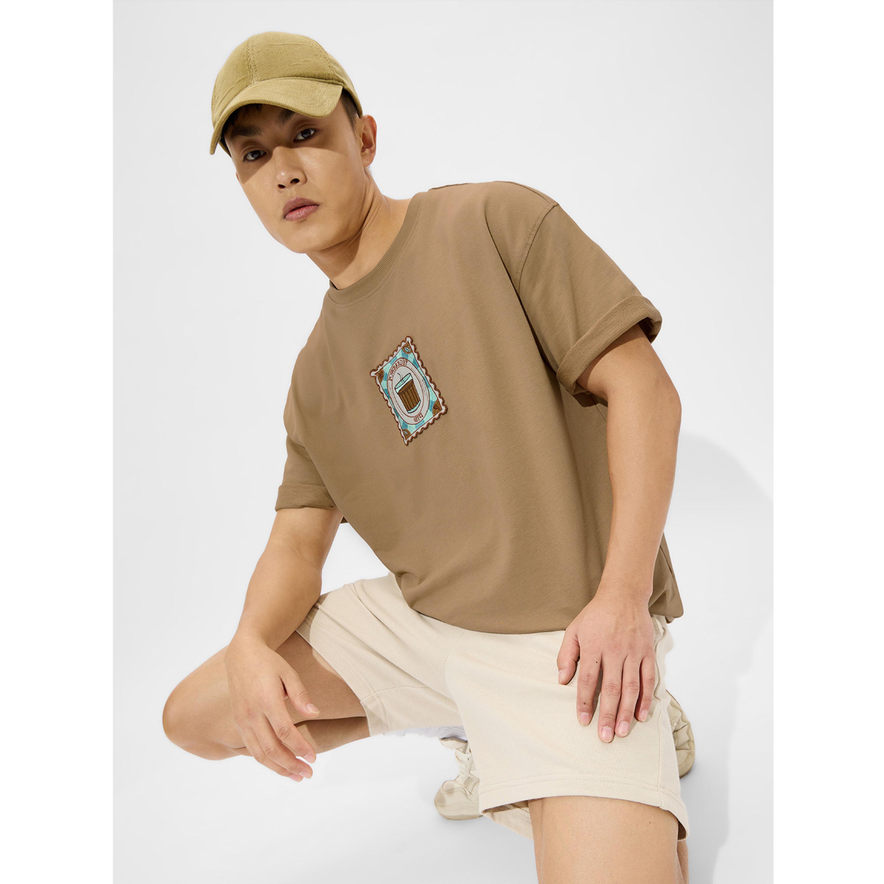 تيشيرت بتفاصيل شارة وقصة واسعة-men-clothing-tshirtsandpolos-tshirts-image-3