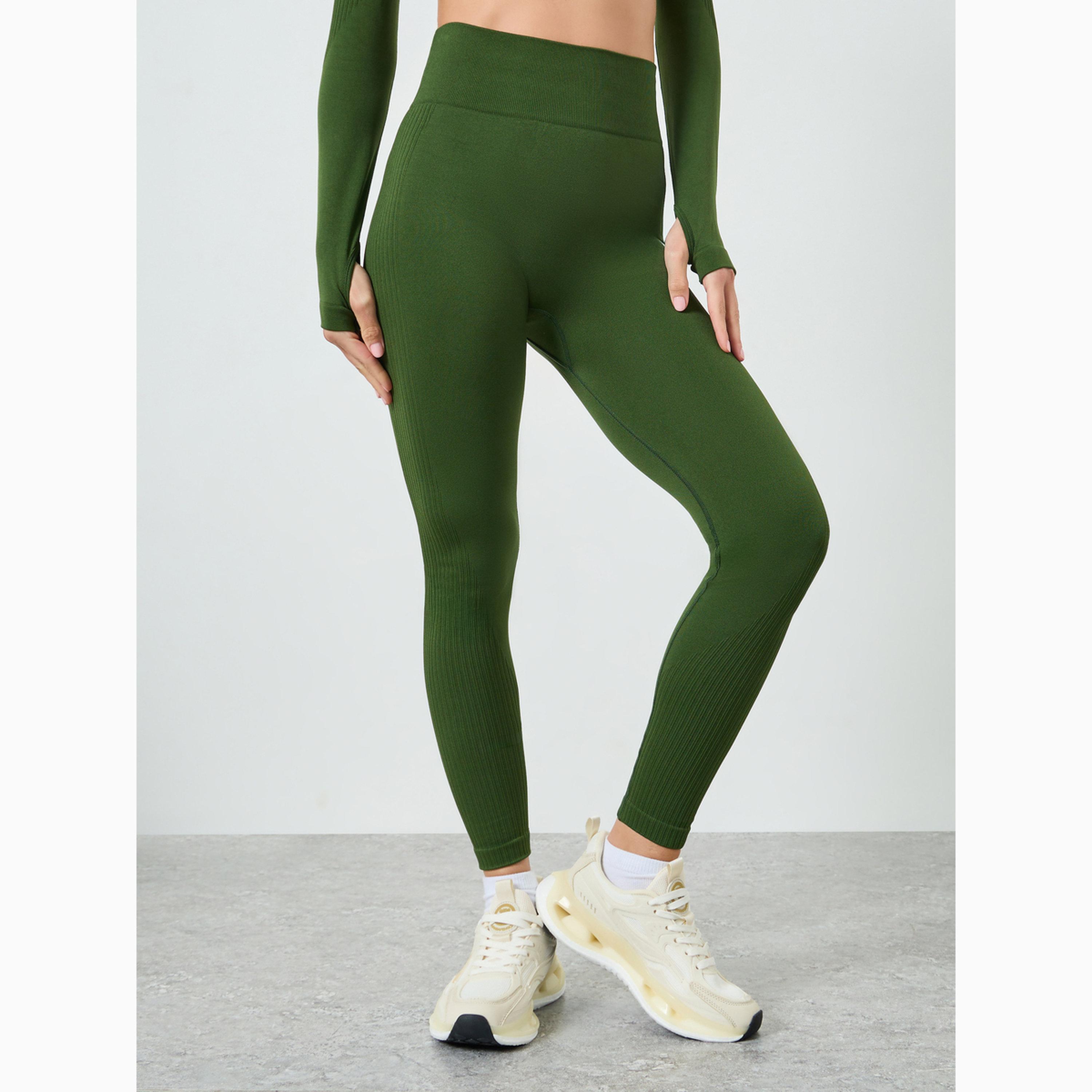 مجموعة من ليقنز وبلوزة قصيرة جاكار بتفاصيل فتحة إبهام-women-clothing-sportswearandactivewear-trackpantsandtracksuits-image-4