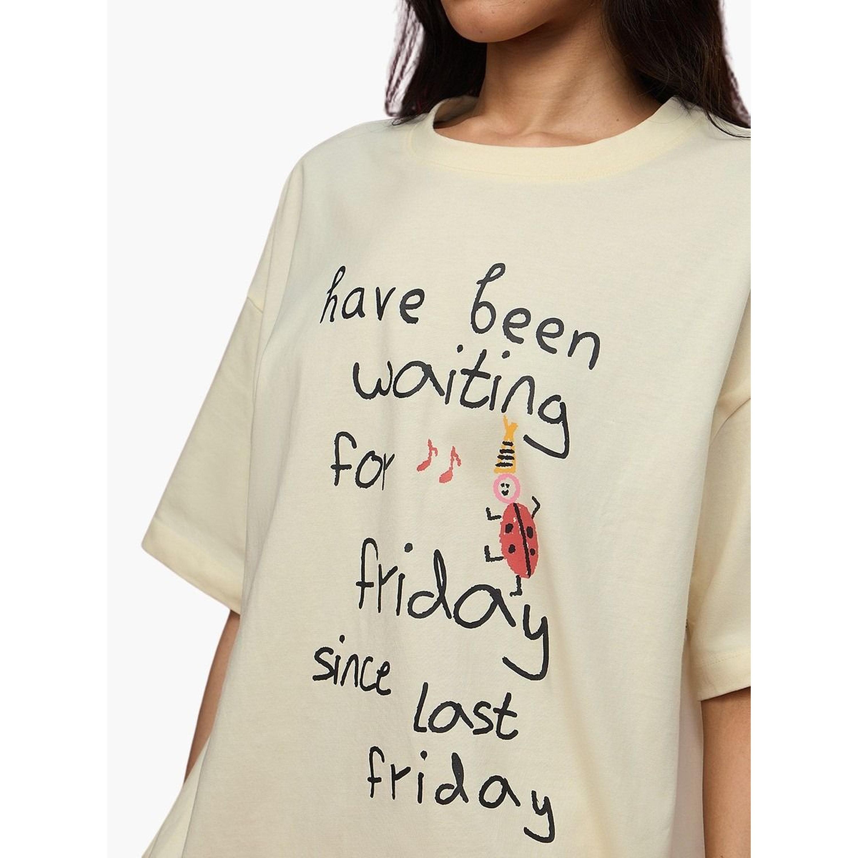 تيشيرت بطبعة شعار وقصة واسعة-women-clothing-tshirts-image-5